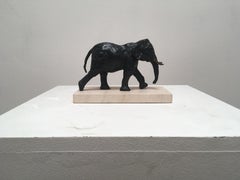 Longue marche - animal contemporain sculpture en bronze éléphant Portland stone base