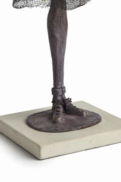 Rendezvous - slim figurative bronze statue
