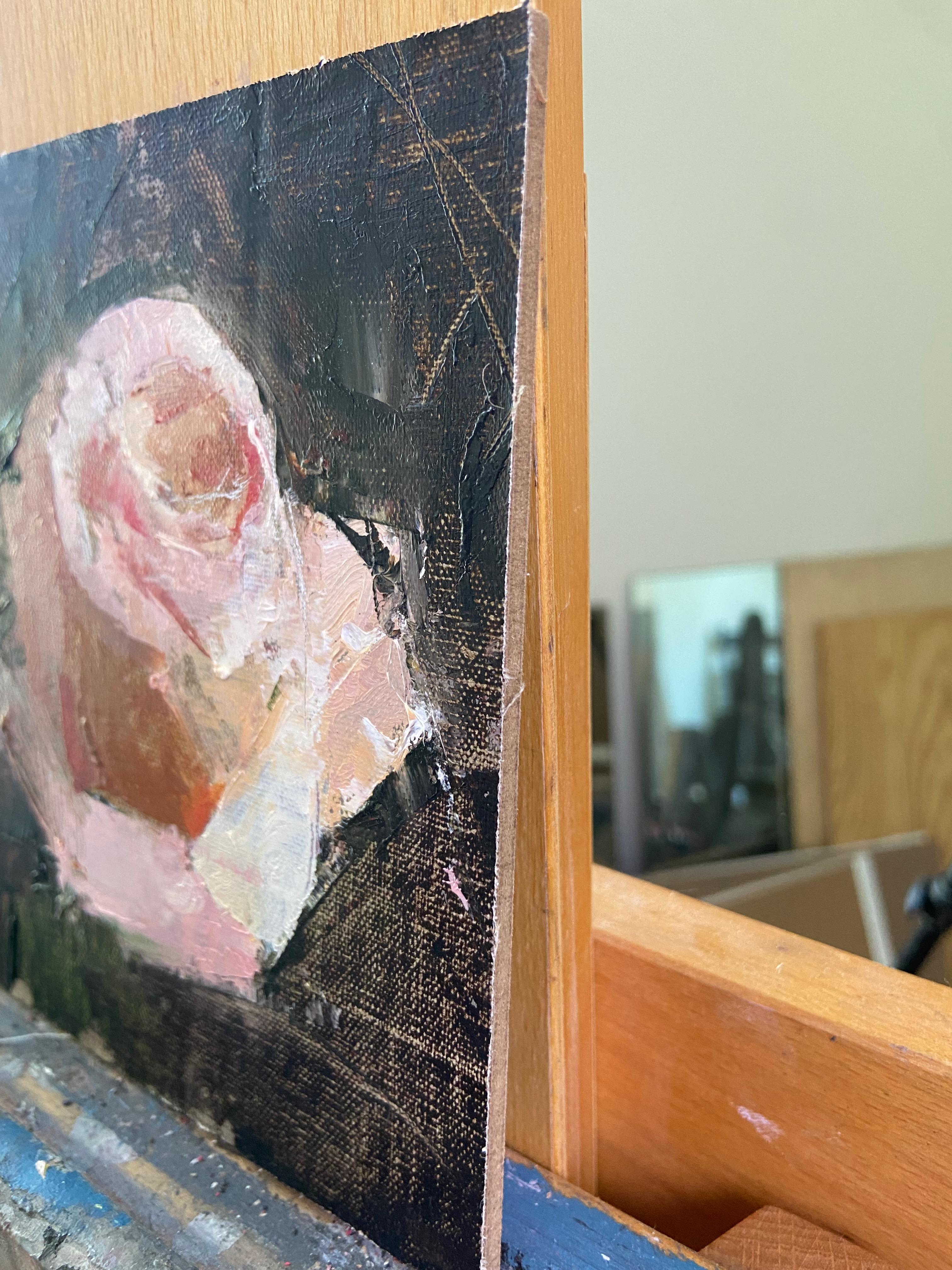 Texturierte Rosenstudie, Abstraktes Ölgemälde – Painting von Sara Sisun
