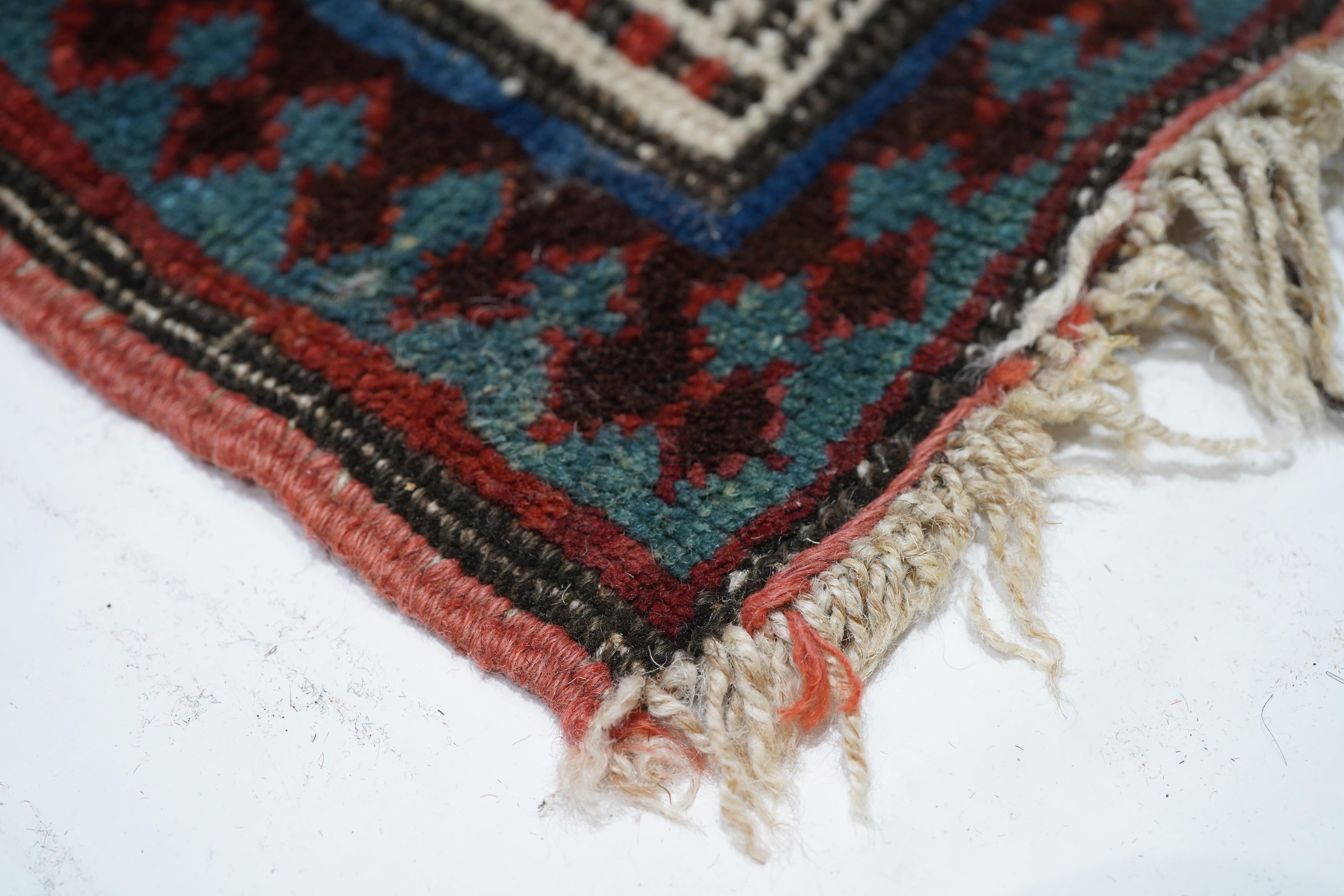 Antique Sarab Runner 3'2'' x 10'8'' In Excellent Condition For Sale In New York, NY