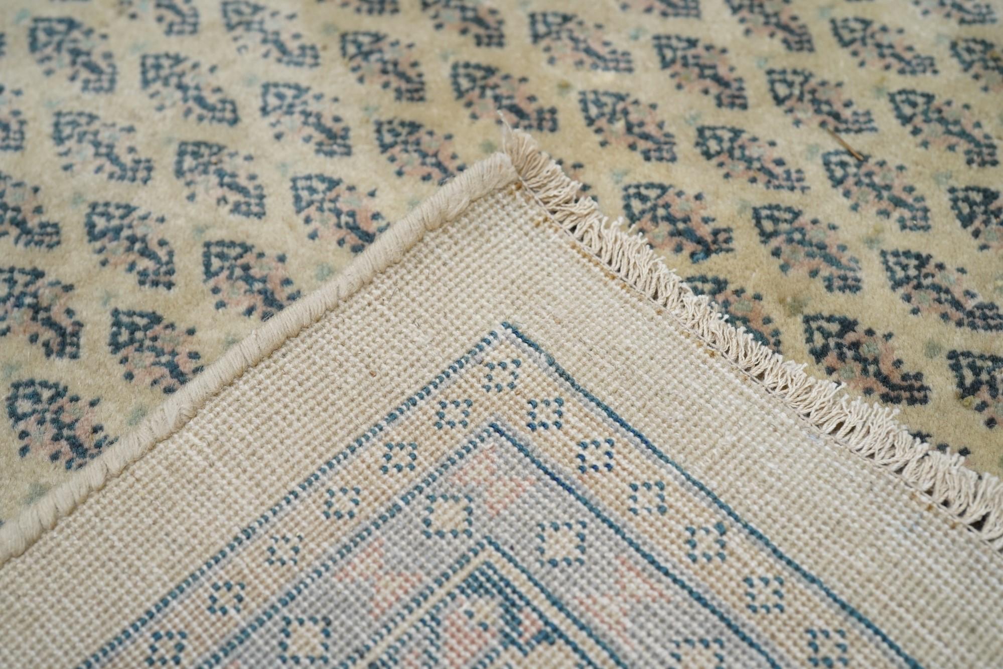 Vintage Saraband Rug 9'11'' x 12'2'' For Sale 6