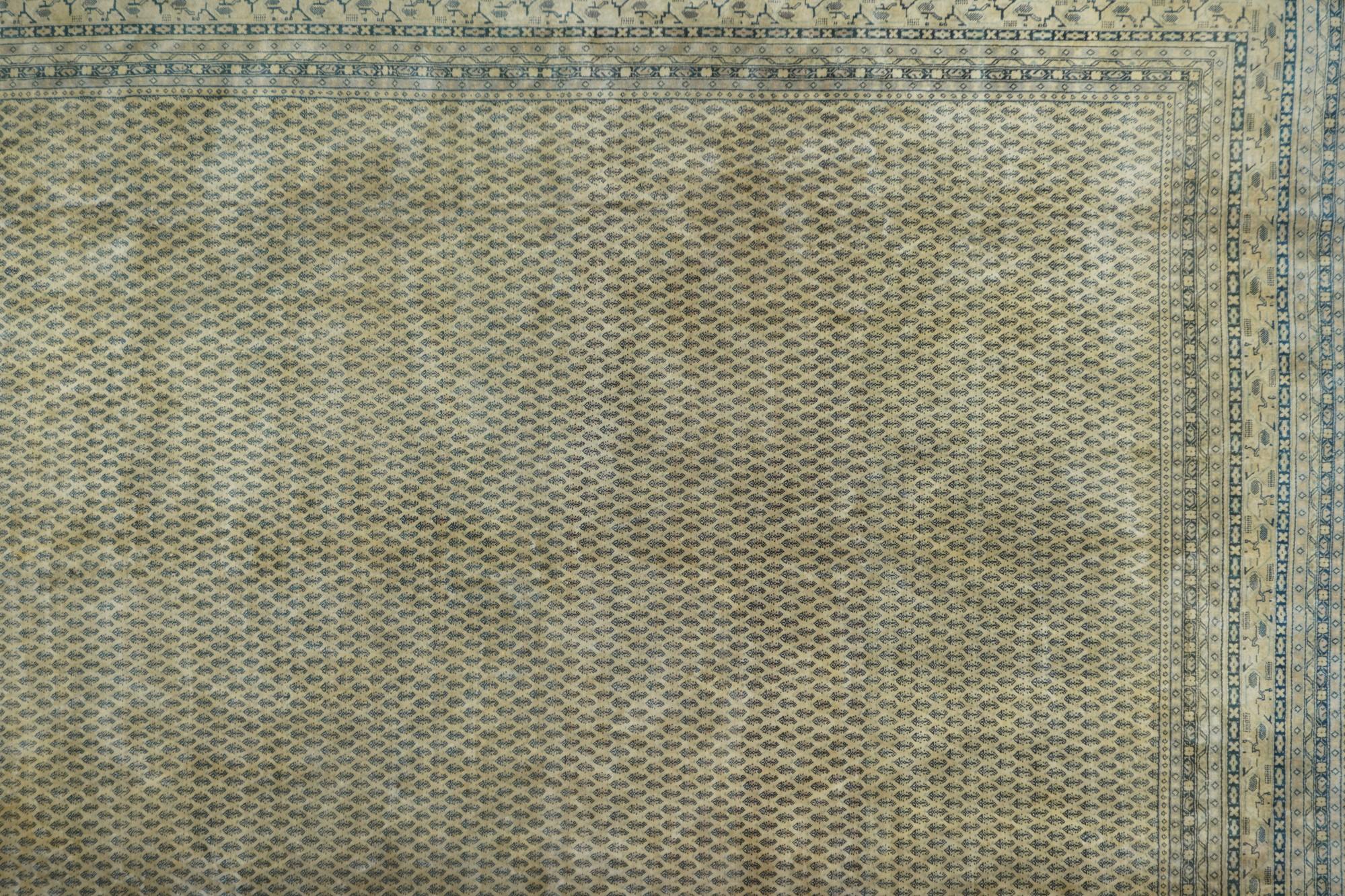 Vintage Saraband Rug 9'11'' x 12'2'' For Sale 2