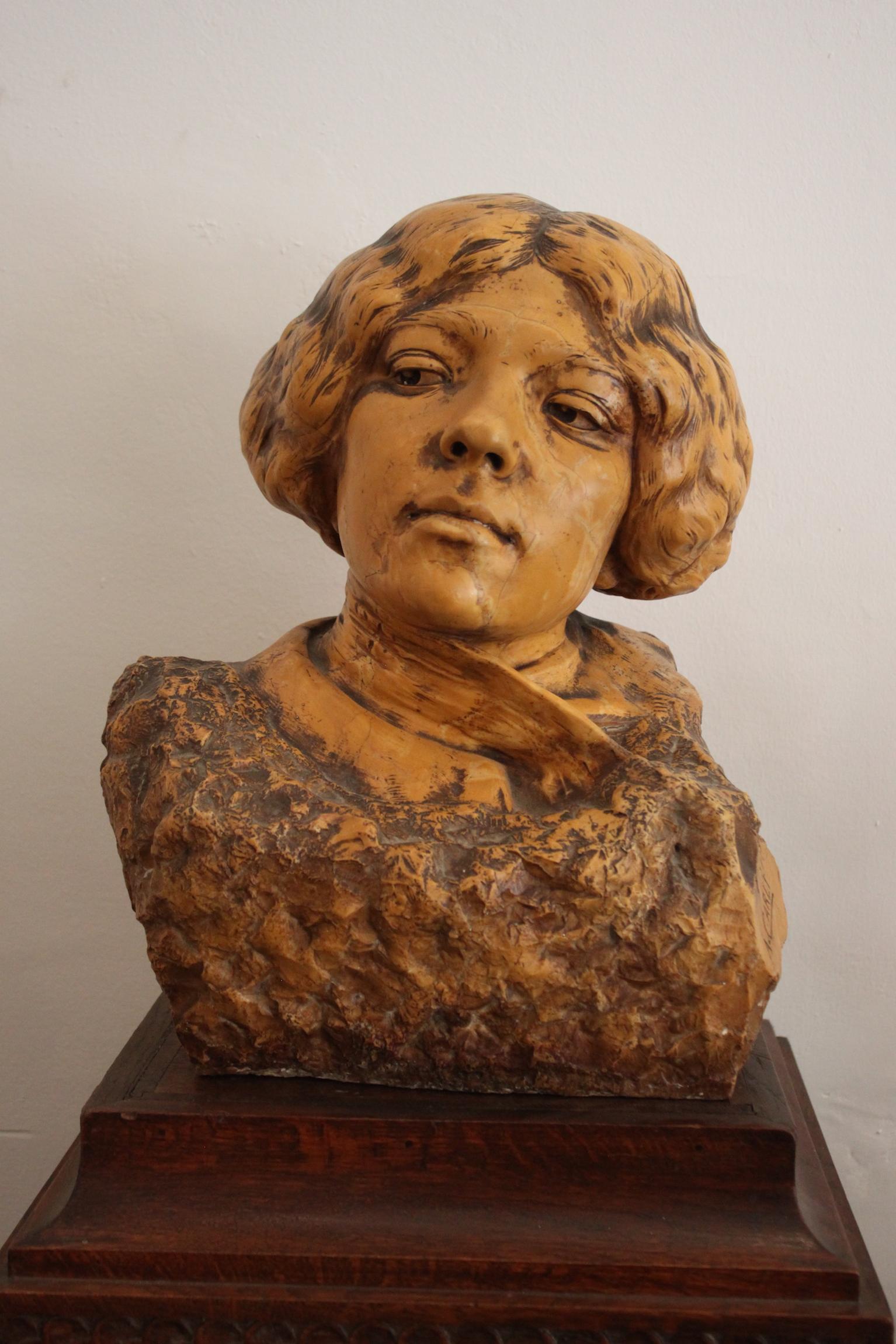 Sarah Bernhardt Siena marble bust by French sculptor Auguste Carli (1868-1930) with its pedestal.
Perfect condition.
Dimension: Height 39cm, depth 25cm, width 33cm
With pedestal: 156cm.