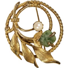 Sarah Coventry Gold-Tone Wreath Brooch with Real Pearl and Green Aventurine