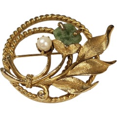 Sarah Coventry Gold-Tone Wreath Brooch with Real Pearl and Green Aventurine
