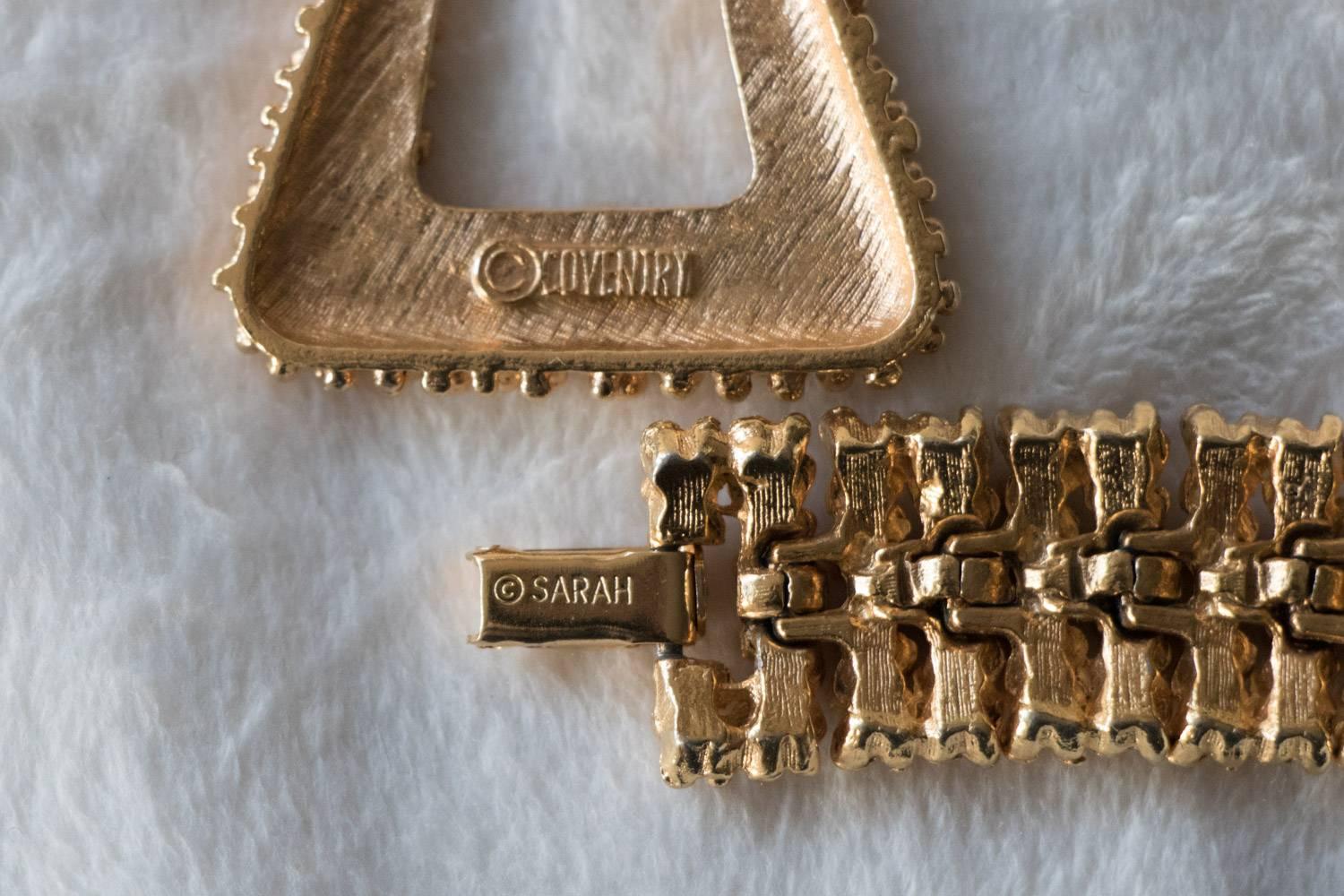 Mid-Century Modern Sarah Coventry Jewelry Set, Gold Tone Mesh Necklace, Earrings and Bracelet, 1950 For Sale