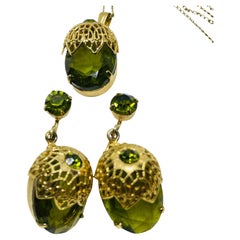 SARAH COVENTRY vintage gold tone peridot glass designer necklace earrings set