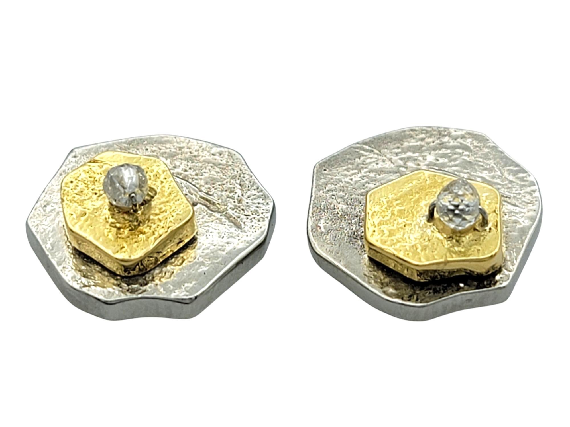 Sarah Graham Pendientes de oro de 18 quilates bicolor con textura abstracta de perlas de diamante Contemporáneo en venta