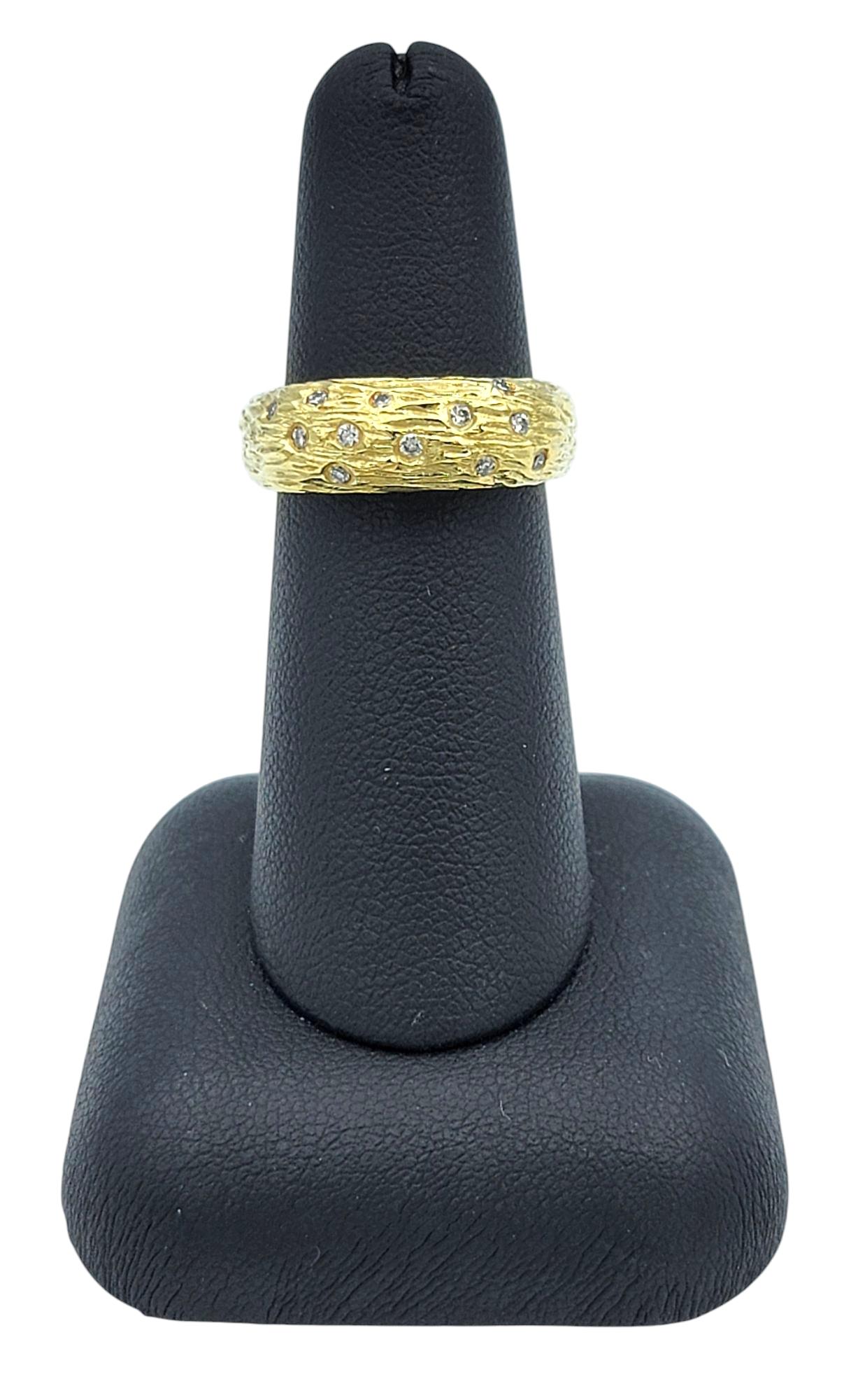 Sarah Graham Textured Band Ring with Round Diamonds in 18 Karat Yellow Gold For Sale 5