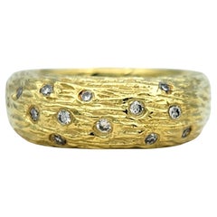 Sarah Graham Textured Band Ring with Round Diamonds in 18 Karat Yellow Gold