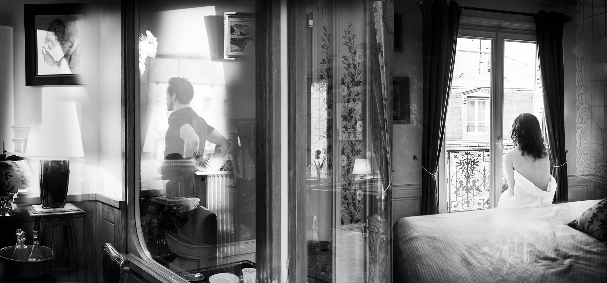 Sarah Hadley Black and White Photograph – Pariser Geschichte