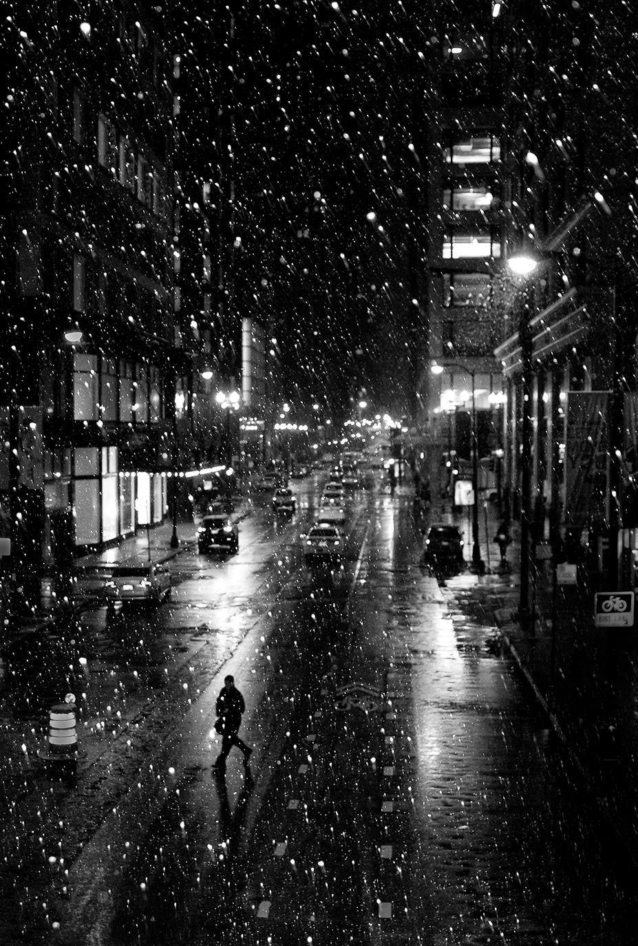 Sarah Hadley Black and White Photograph - Snowfall, Chicago