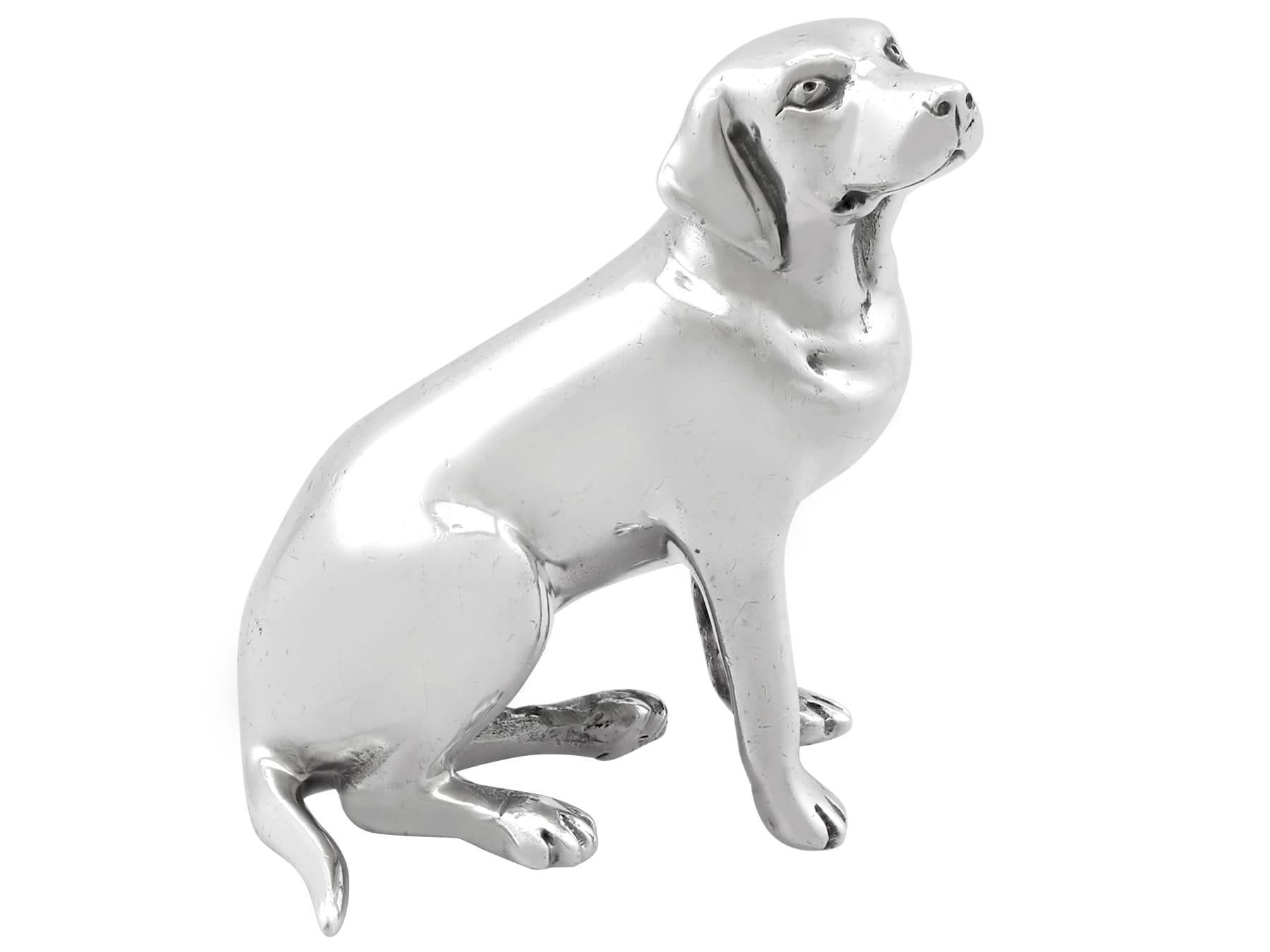 Britannique Ornement vintage de chien labrador en argent sterling en vente
