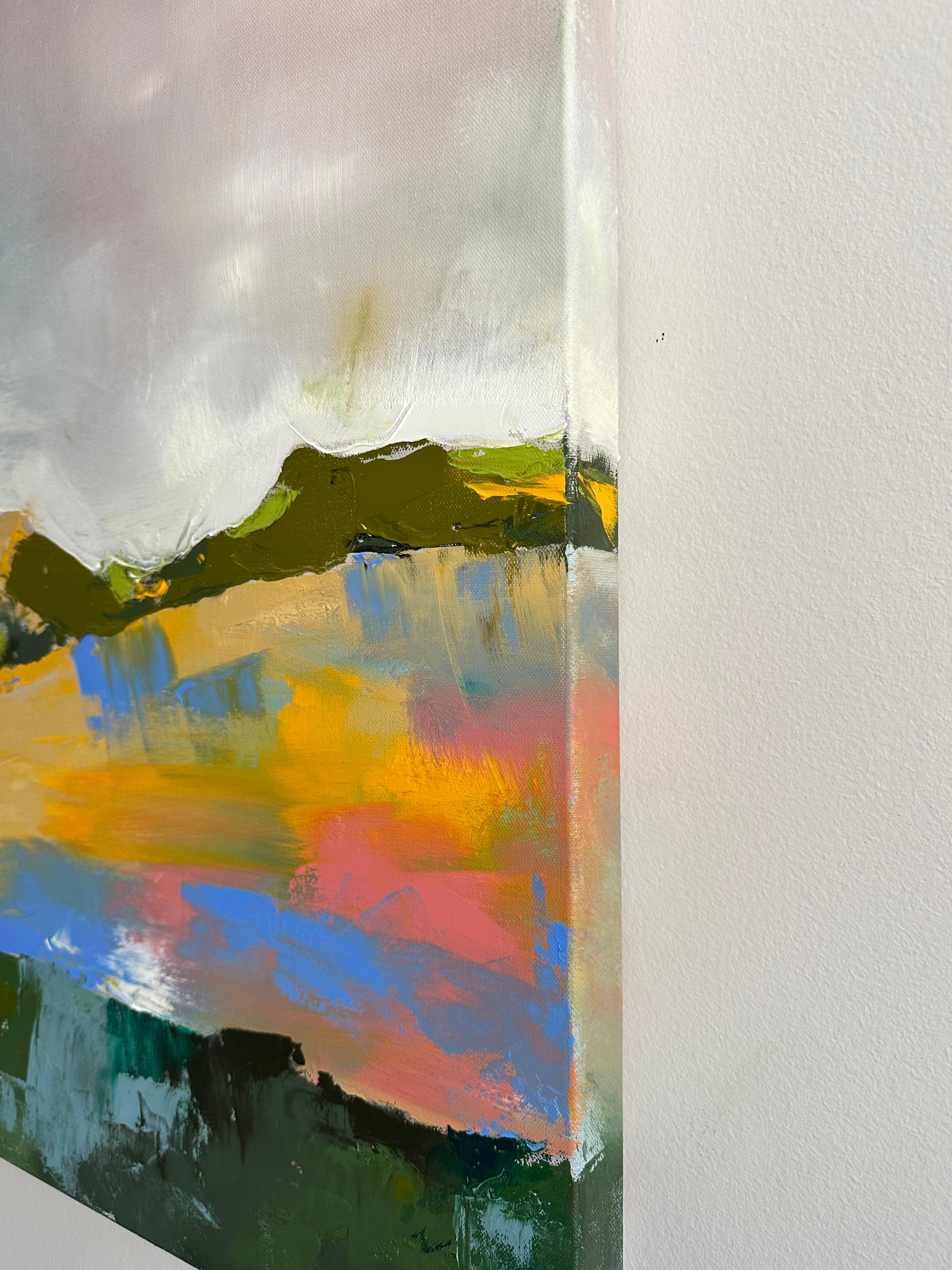 Berghang in Gold, Abstraktes Ölgemälde – Painting von Sarah Parsons