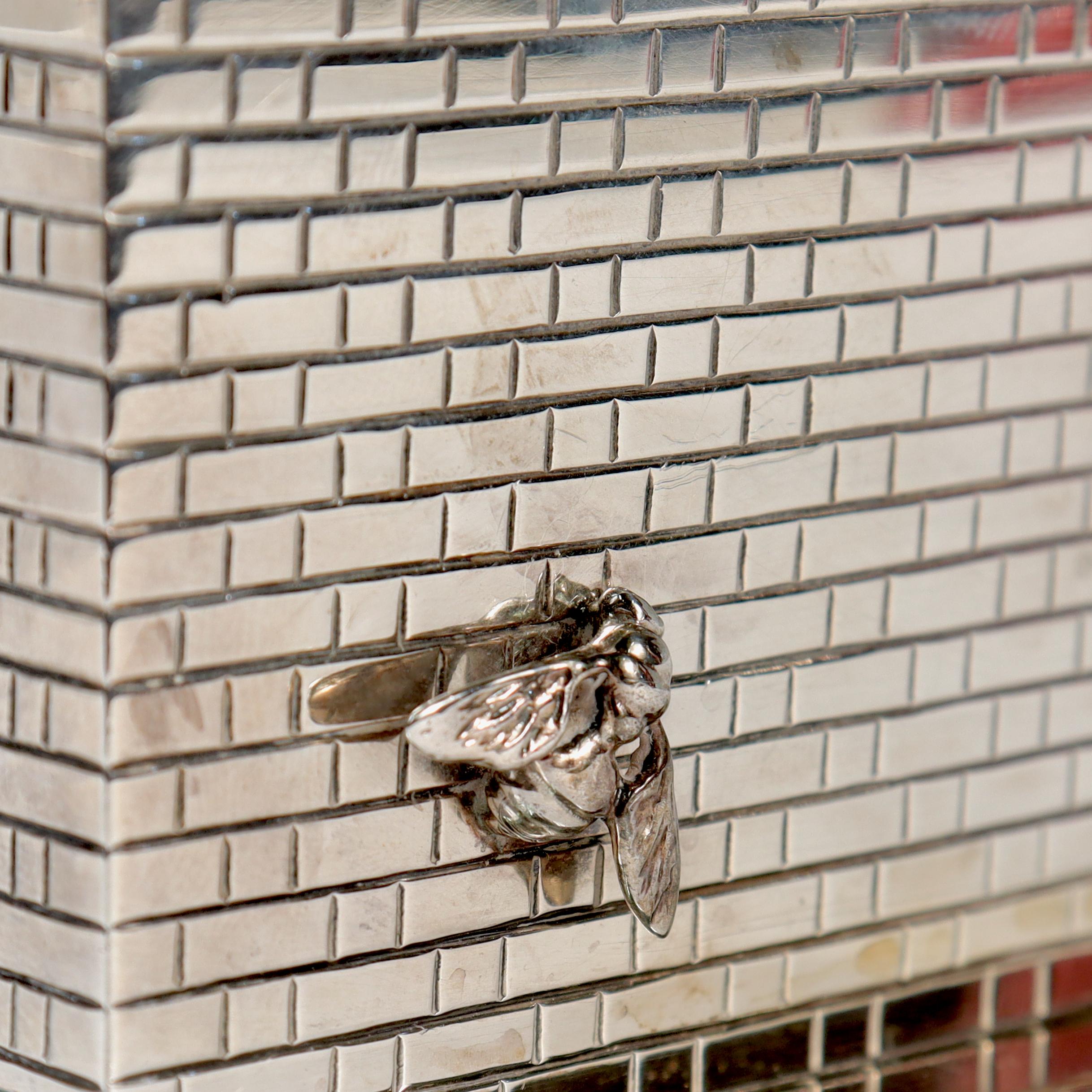 Sarah Jones Einzigartige, ausgestellte Sterling Silber Fliege an der Wand Skulptur / Gefäß im Angebot 3