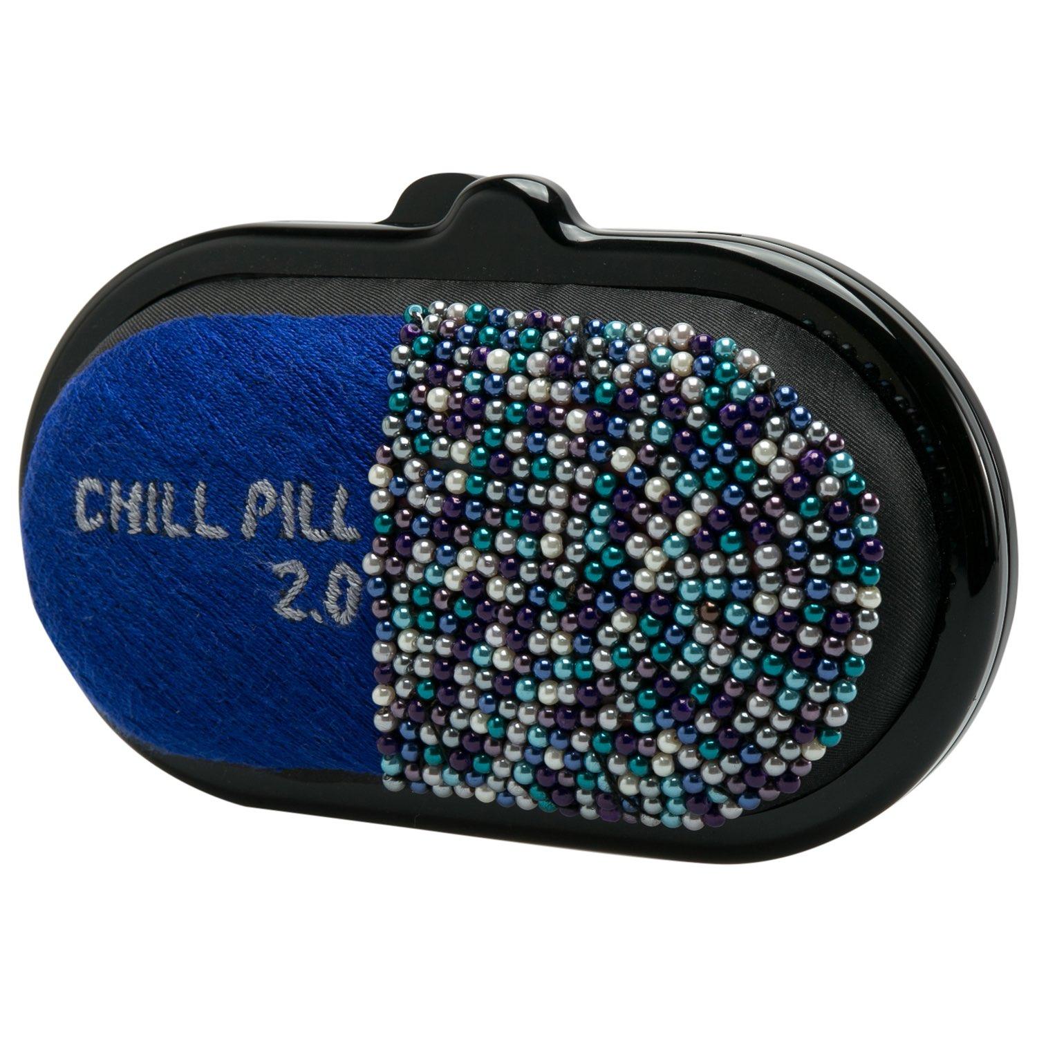 Sarah's Bag Pochette a catena in tessuto con perline blu/multicolore Chill Pill 2.0 In condizioni buone a Dubai, Al Qouz 2