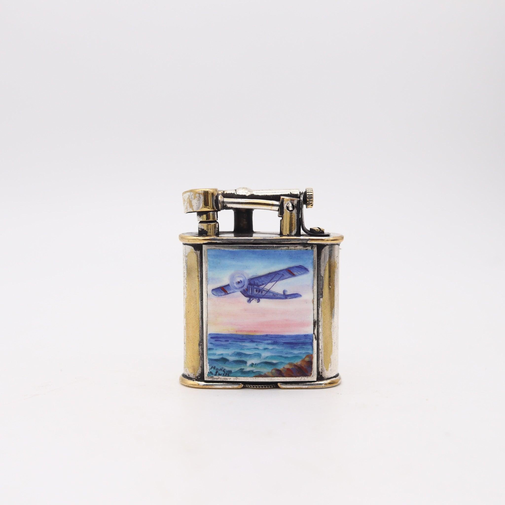 Un briquet de poche à essence conçu par Sarastro

Il s'agit d'un magnifique briquet de bureau à essence créé à Pforzheim, en Allemagne, par la société Sarastro Industries, à la fin des années 1925. Ce briquet à bras de levier est le modèle diksi,