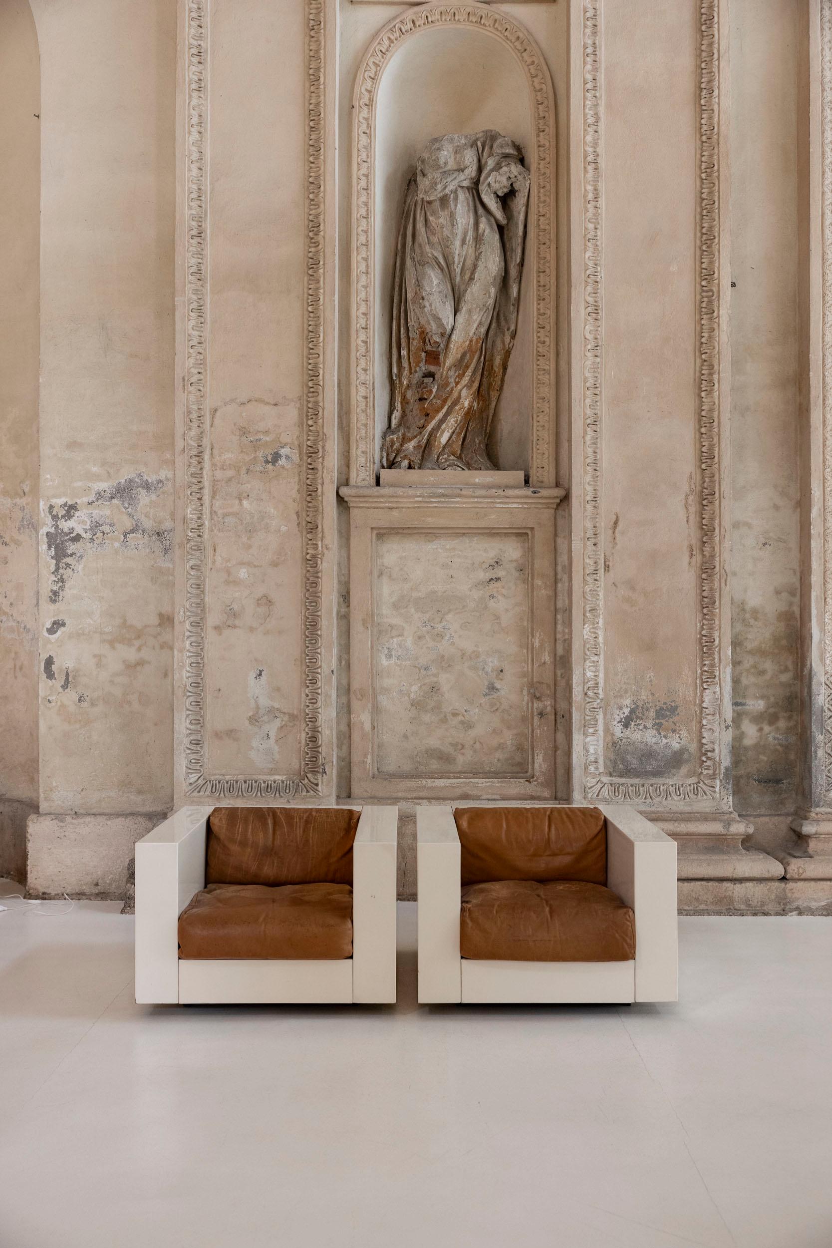 Saratoga living room set designed by Massimo and Lella Vignelli for Poltronova 10