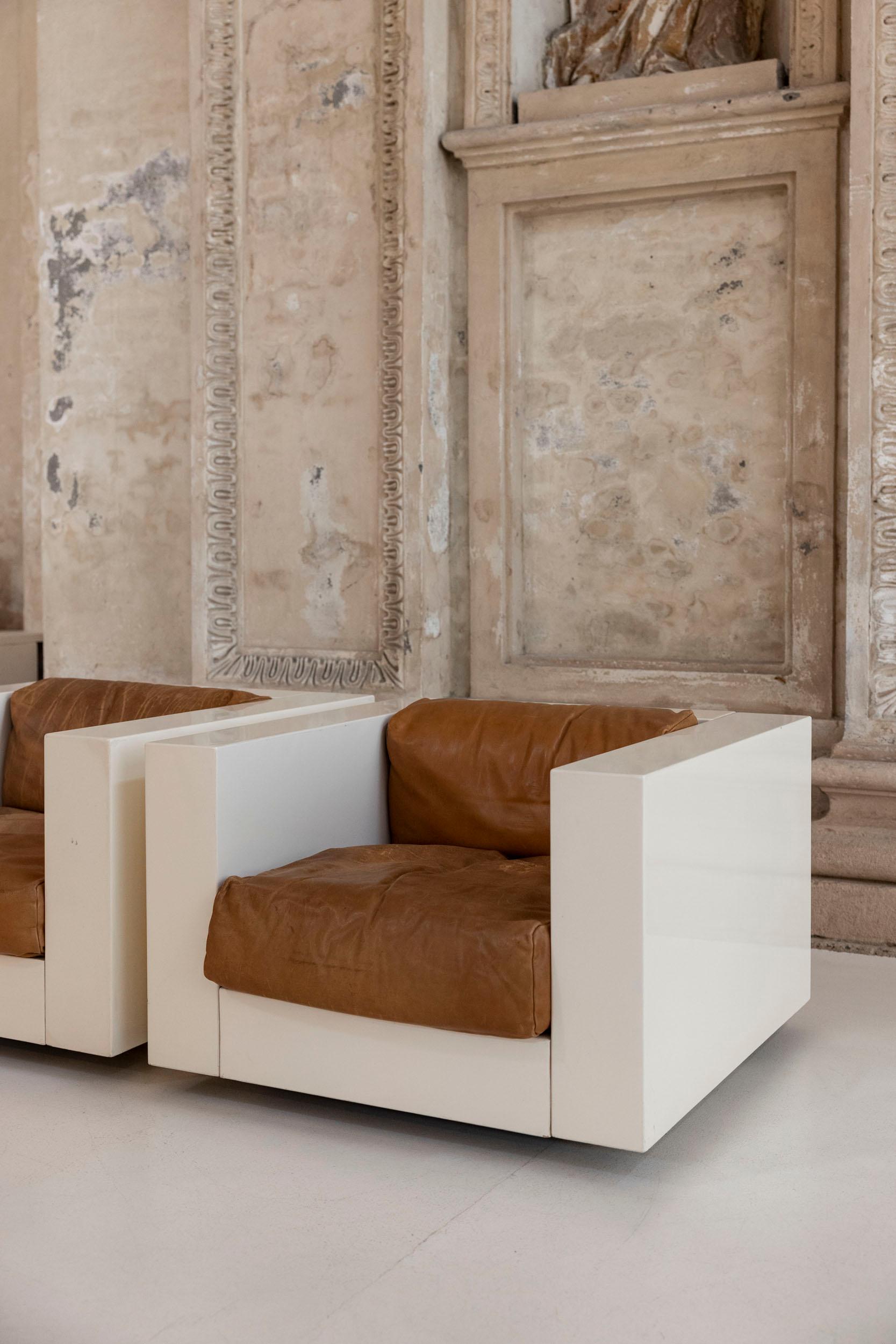 Saratoga living room set designed by Massimo and Lella Vignelli for Poltronova 11