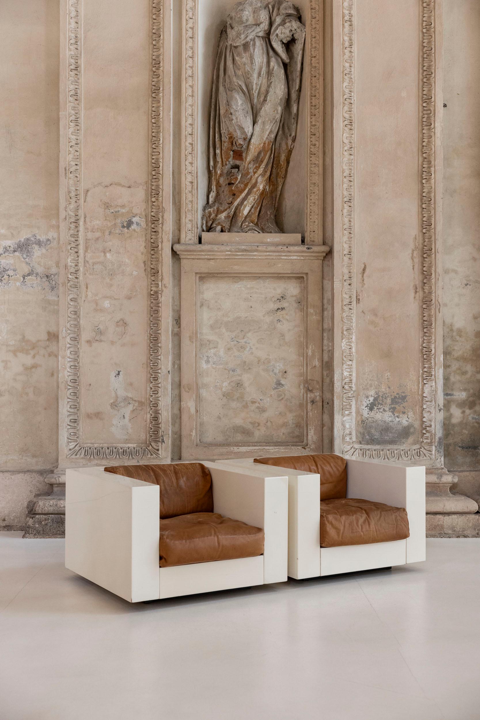 Saratoga living room set designed by Massimo and Lella Vignelli for Poltronova 12