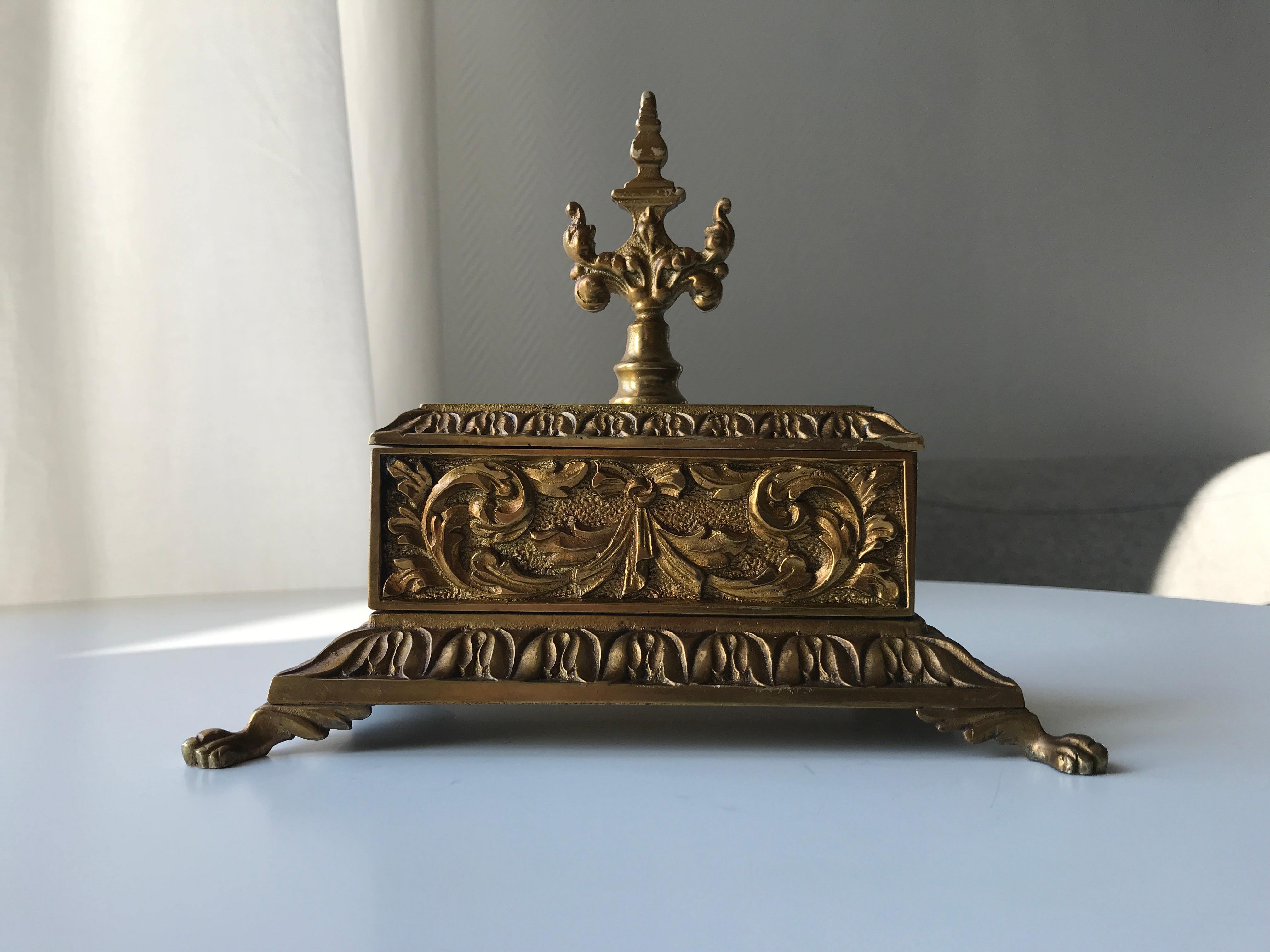 Sarcophagus Baroque Style Jewelry Box in Brass 6