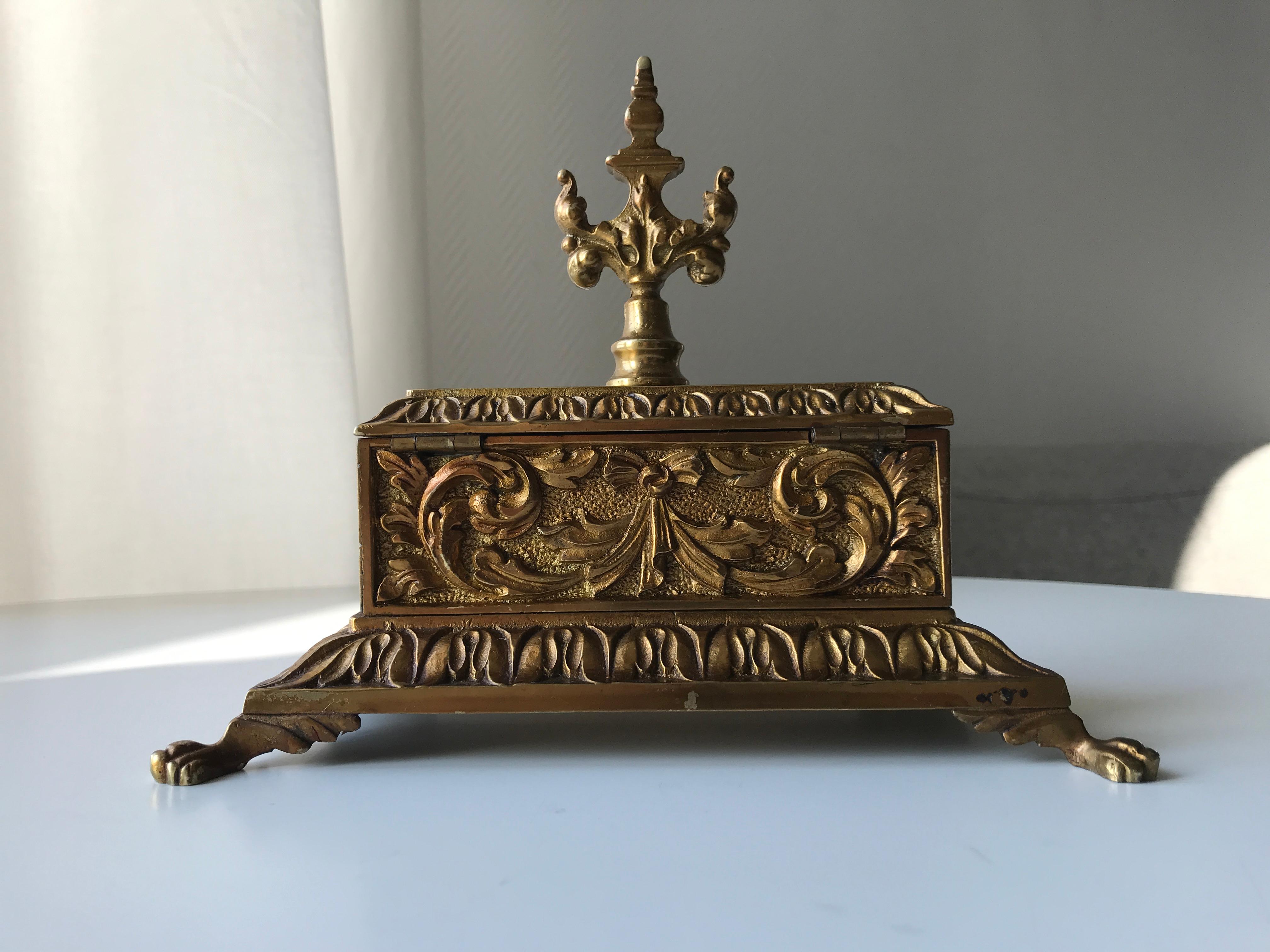 Sarcophagus Baroque Style Jewelry Box in Brass 9