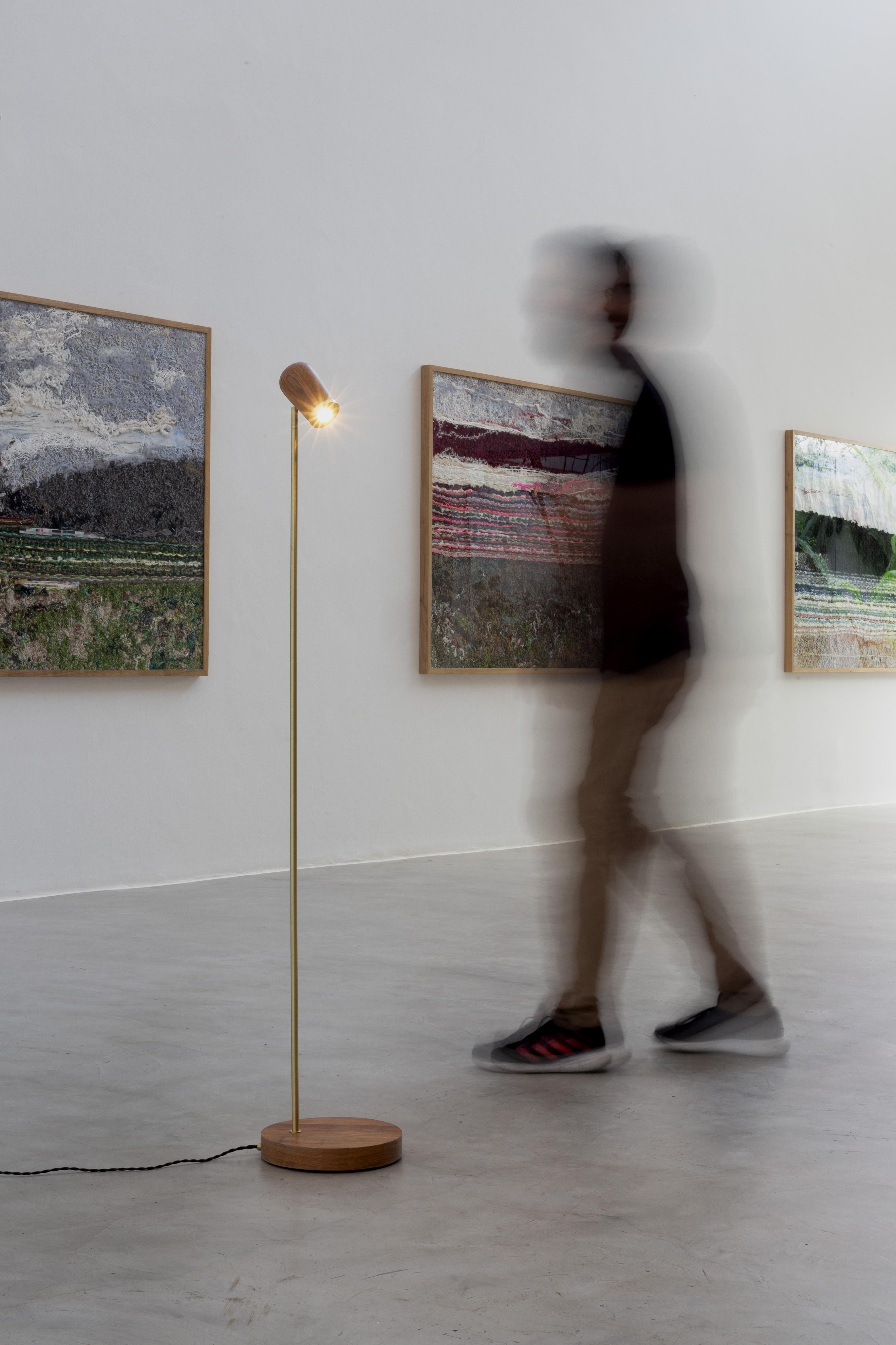 Brésilien Lampadaire Sardinha - Un mélange intemporel de tradition et de modernité en vente
