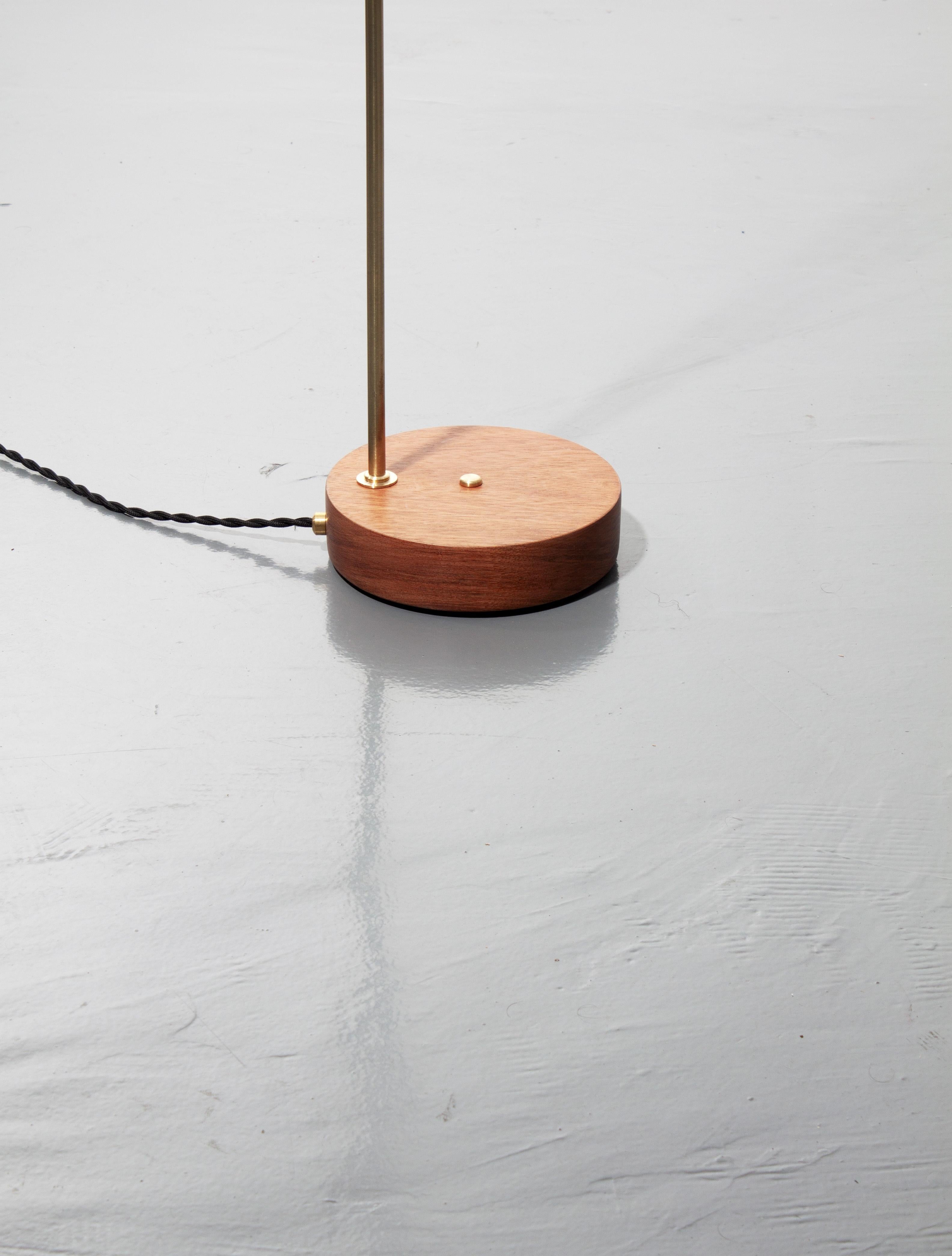 Lampadaire Sardinha - Un mélange intemporel de tradition et de modernité Neuf - En vente à São Paulo, BR