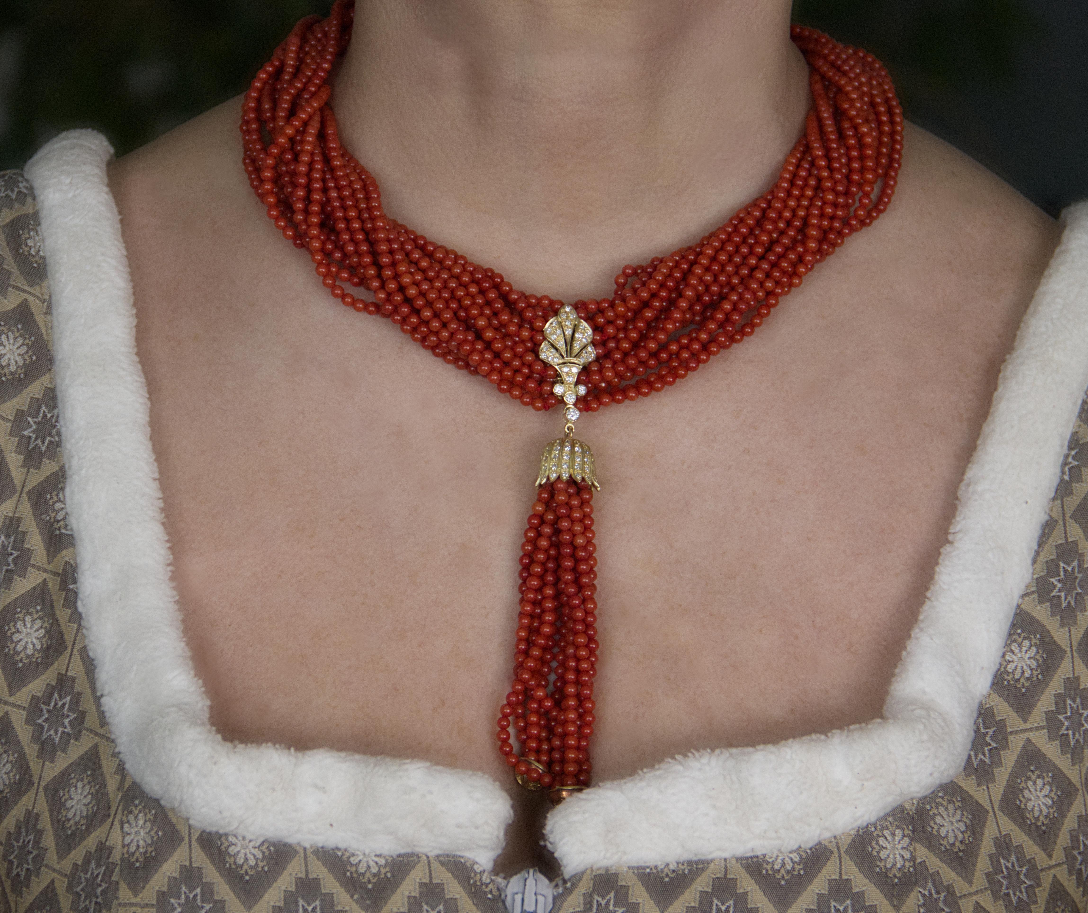 Sardinia Coral Diamonds 18 Karat Yellow Gold Choker Necklace For Sale 2