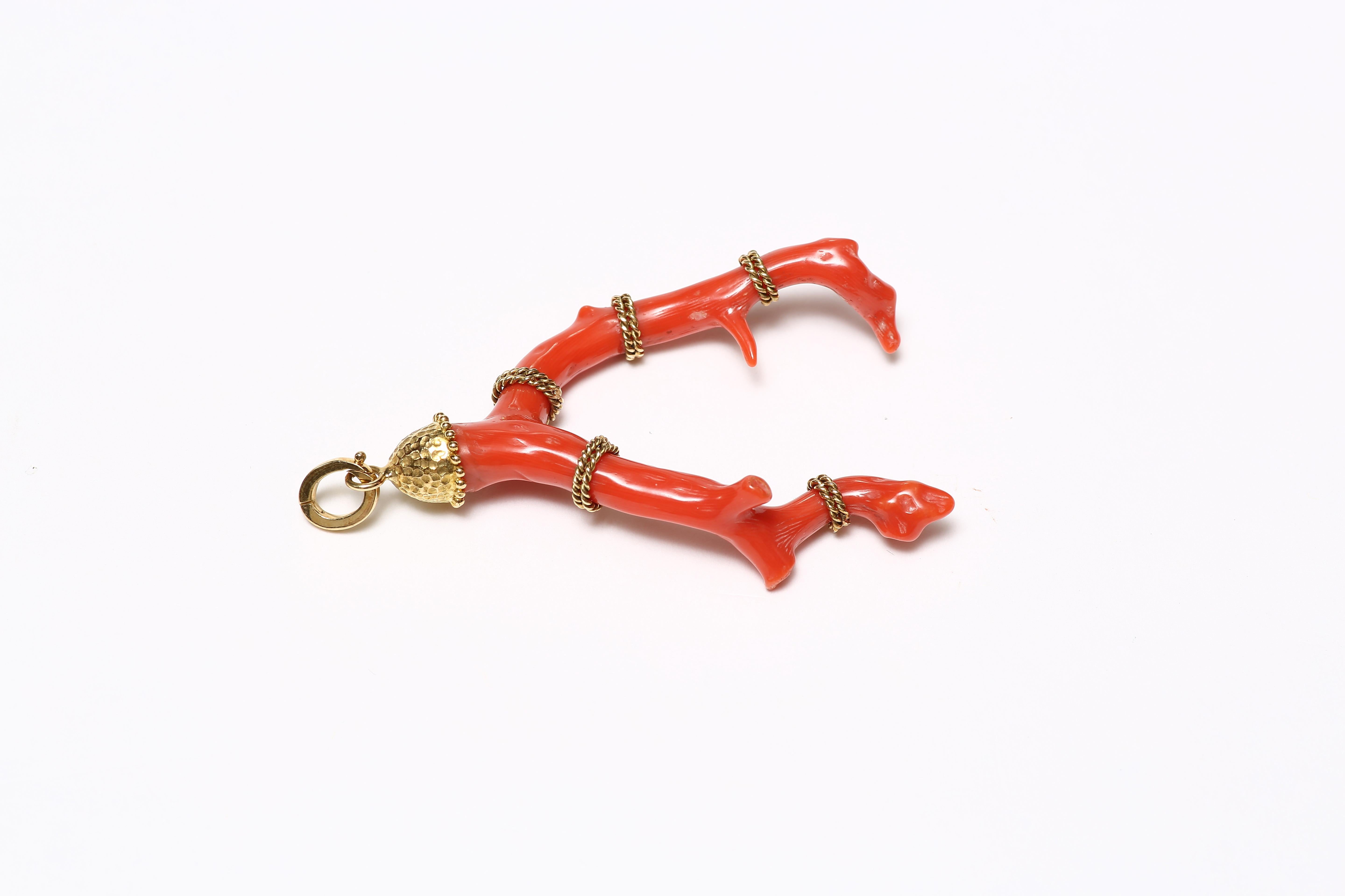 Contemporary Sardinian Branch Coral Pendant with Hand-Hammered 18 Karat Gold For Sale