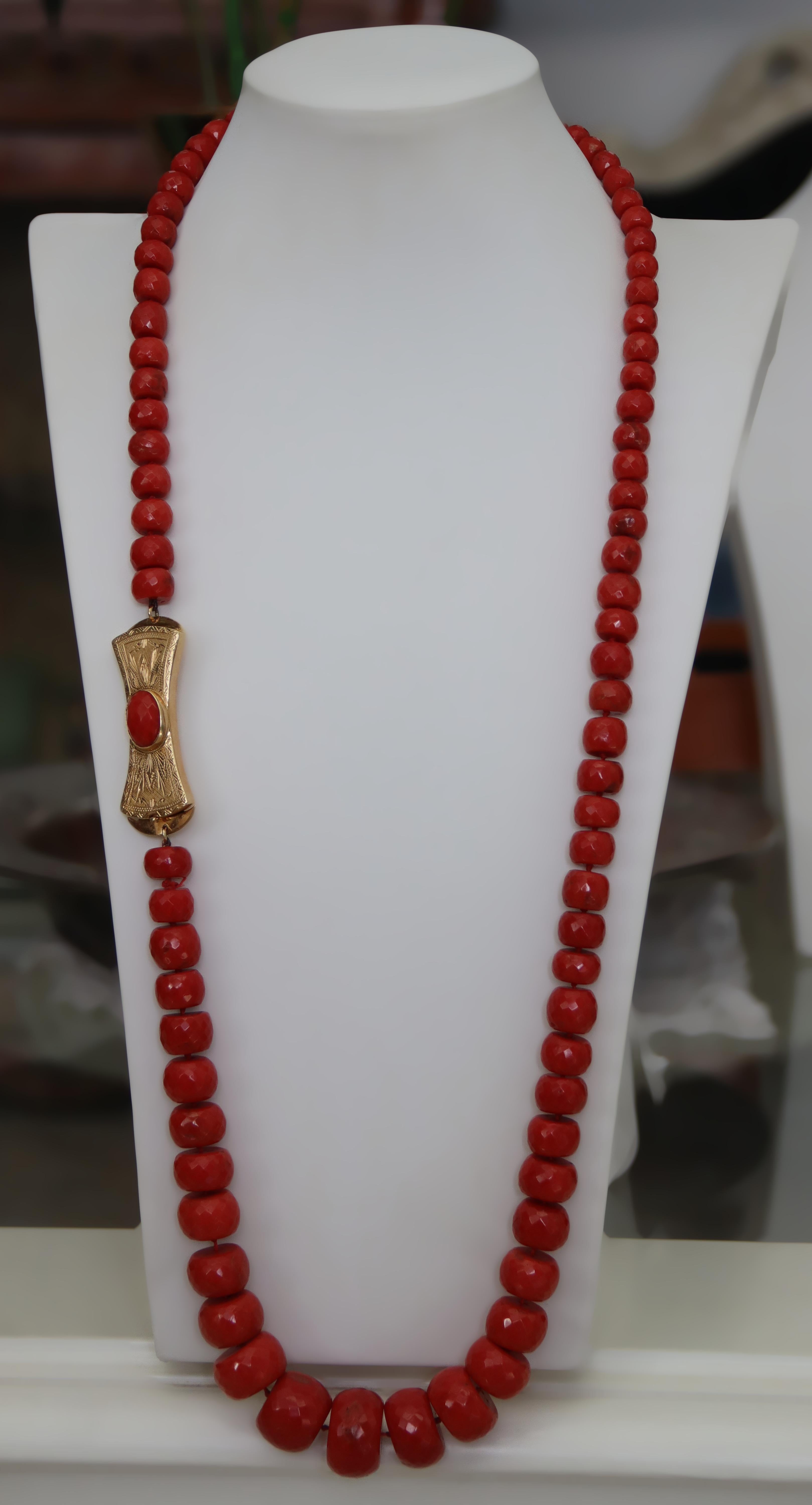 Sardinian Coral 18 Karat Yellow Gold Rope Necklace For Sale 1