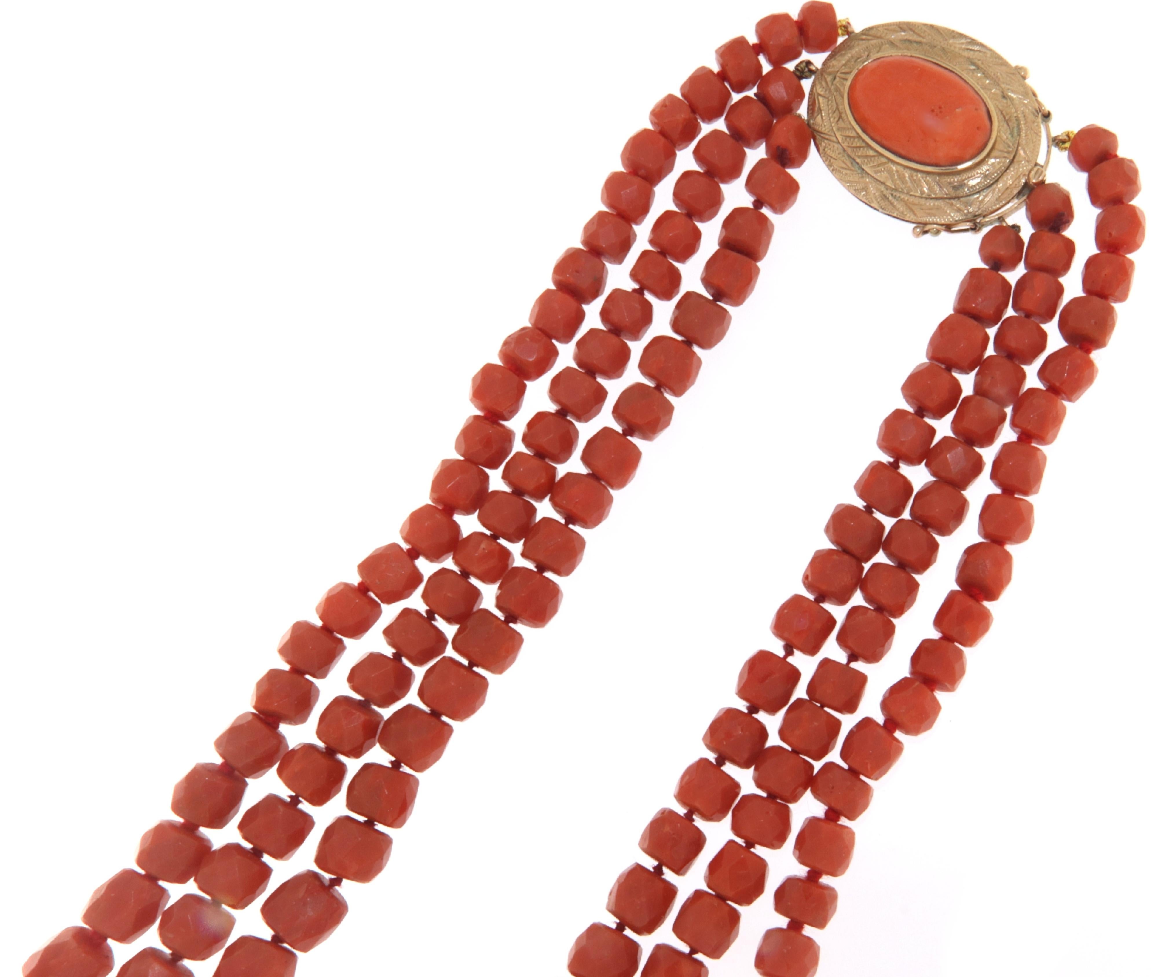 Sardinian Coral 9 Karat Yellow Gold Rope Necklace For Sale 1