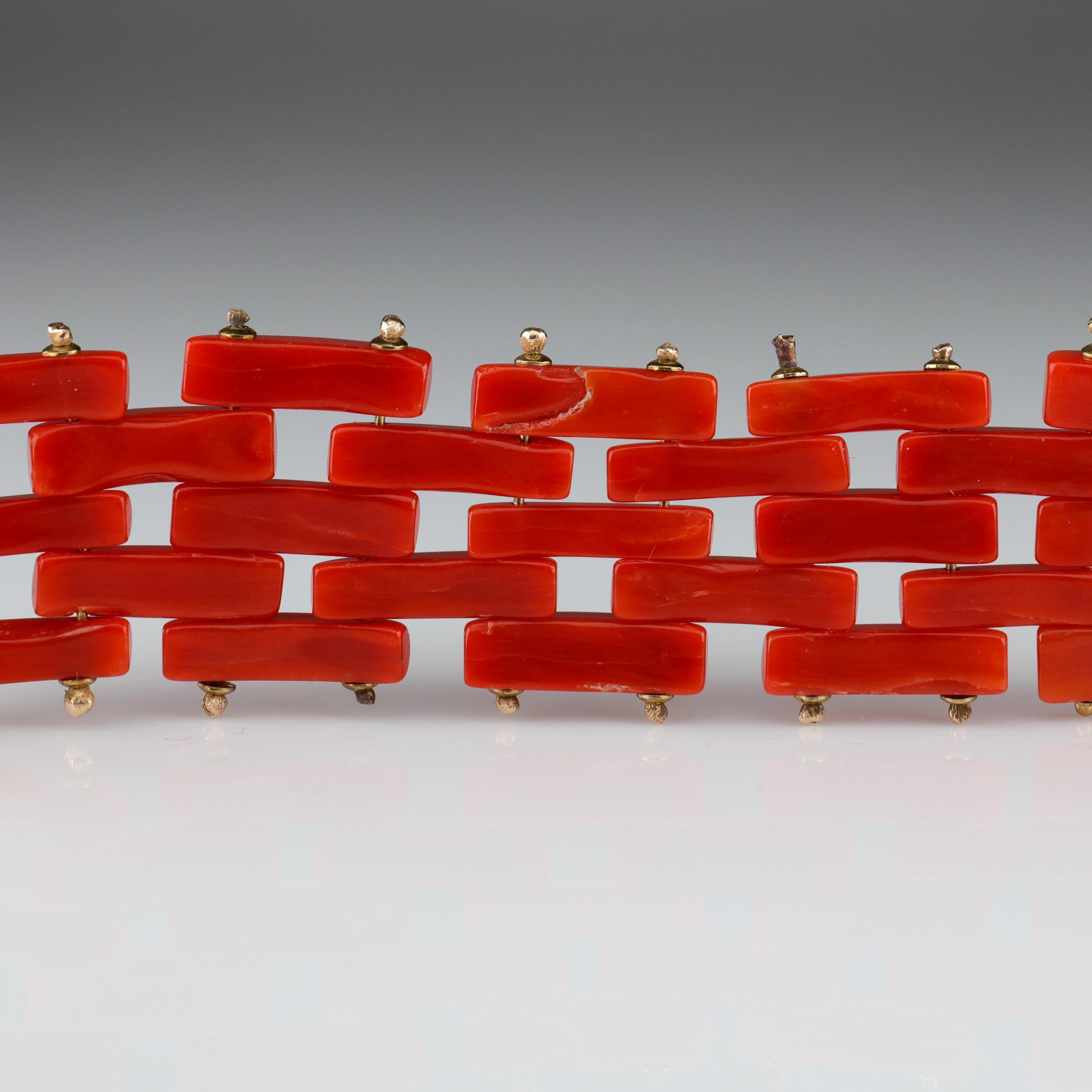Sardinian Coral and Gold Carved Link Bracelet from Italy, circa 1970s In Excellent Condition In Southbury, CT