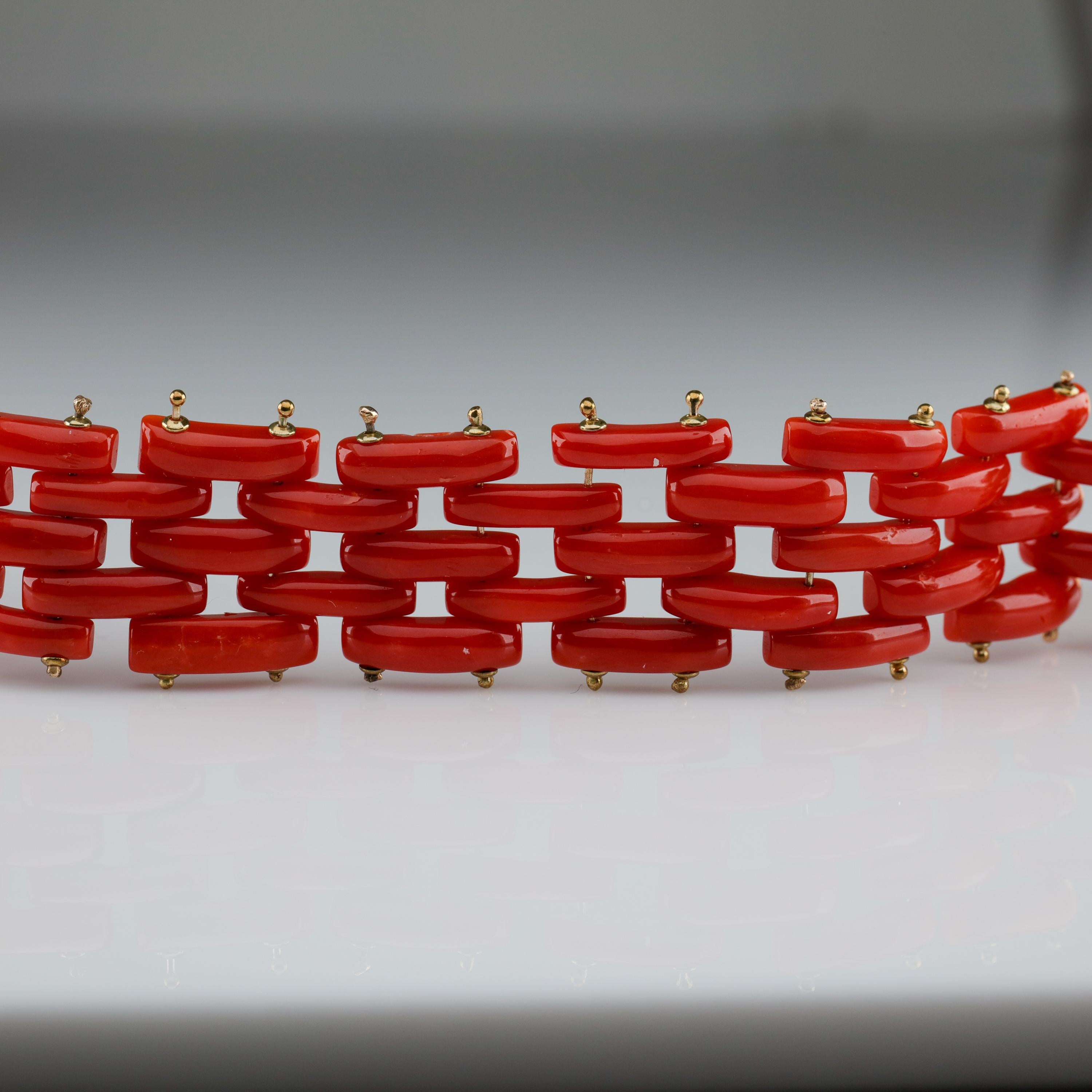 Sardinian Coral and Gold Carved Link Bracelet from Italy, circa 1970s 1