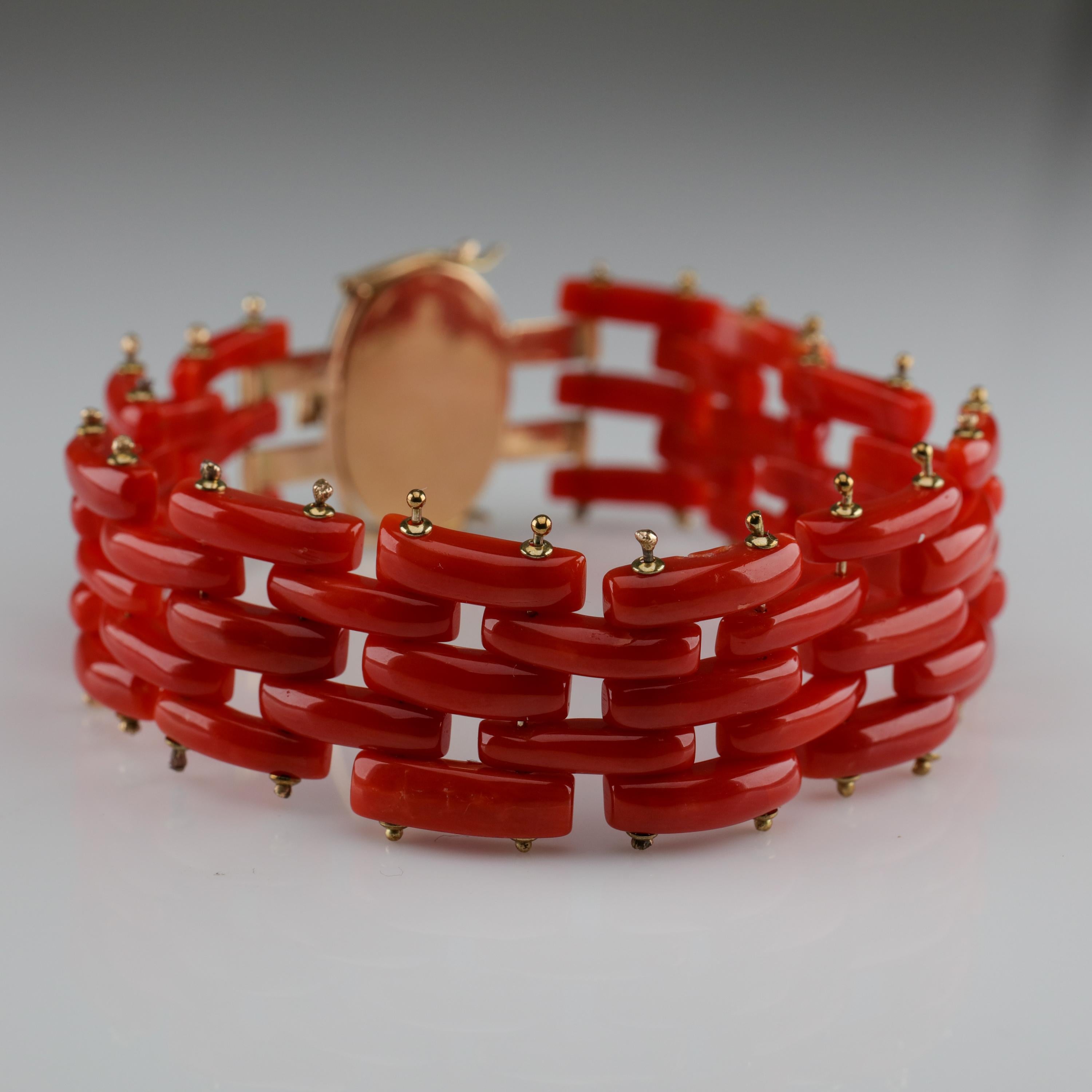Sardinian Coral and Gold Carved Link Bracelet from Italy, circa 1970s 3