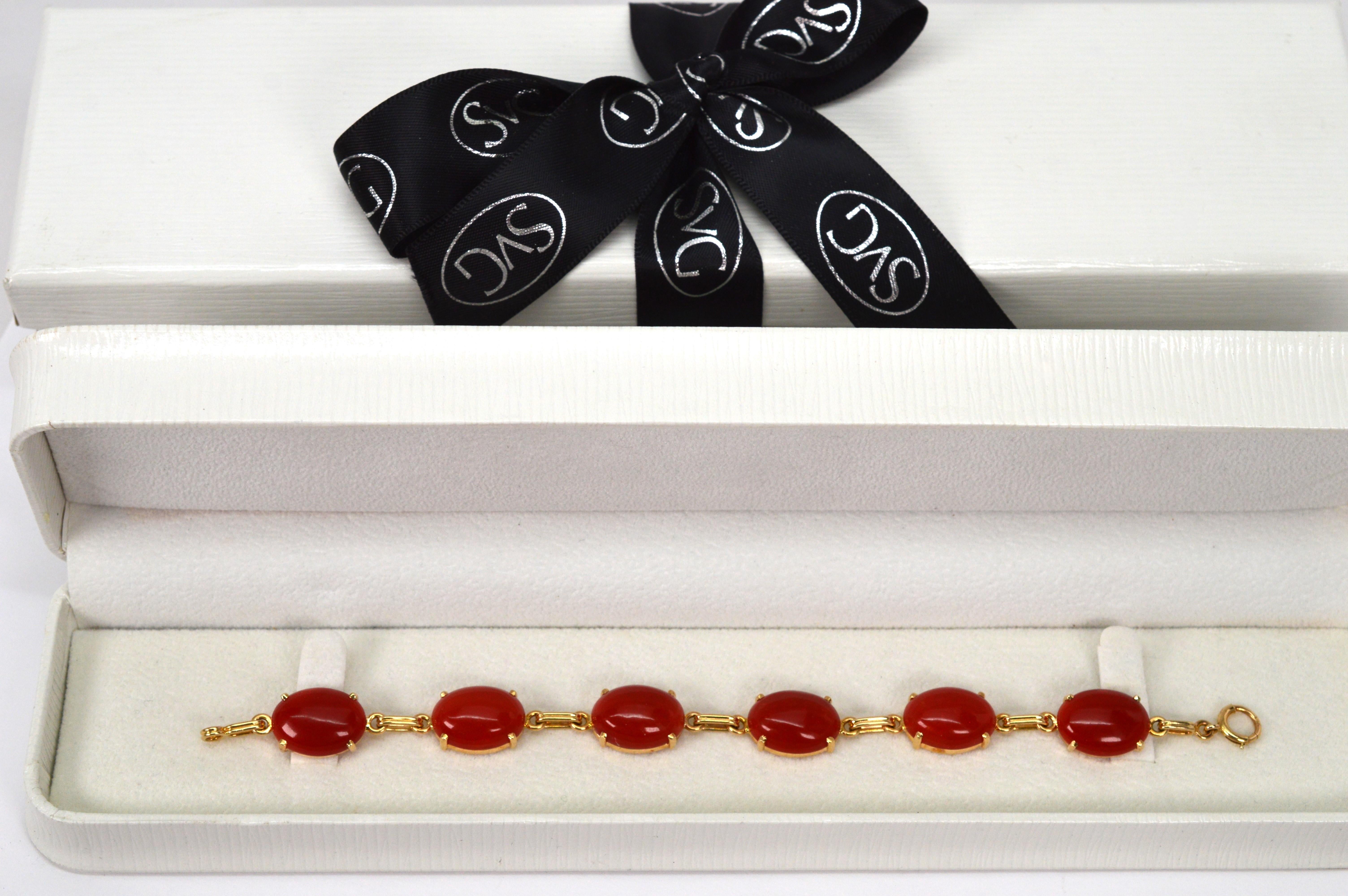 Sardinian Coral Cabochon 14 Karat Yellow Gold Link Bracelet 5