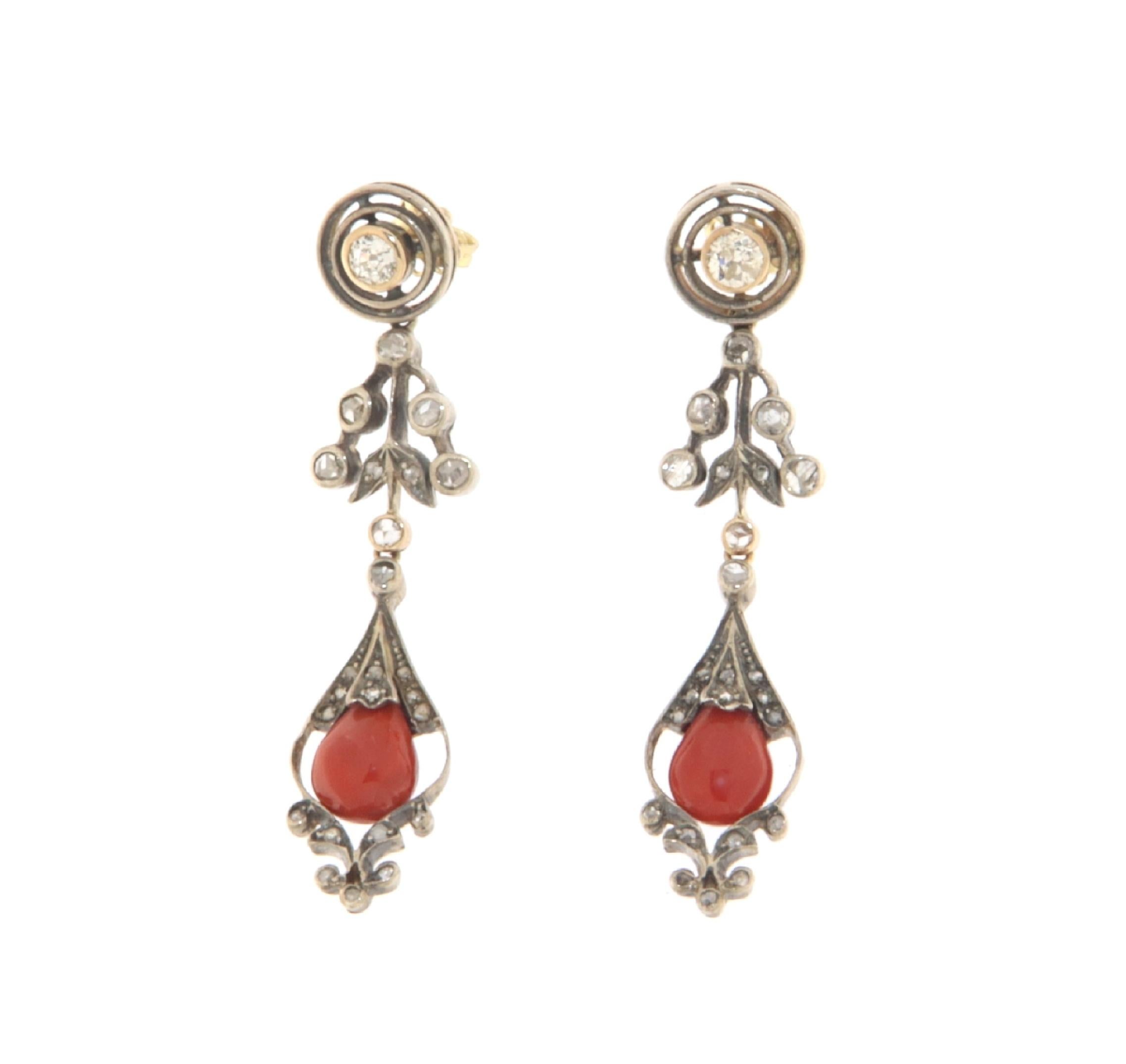 Boucles d'oreilles pendantes en or blanc 14 carats avec corail de Sardaigne et diamants Neuf - En vente à Marcianise, IT