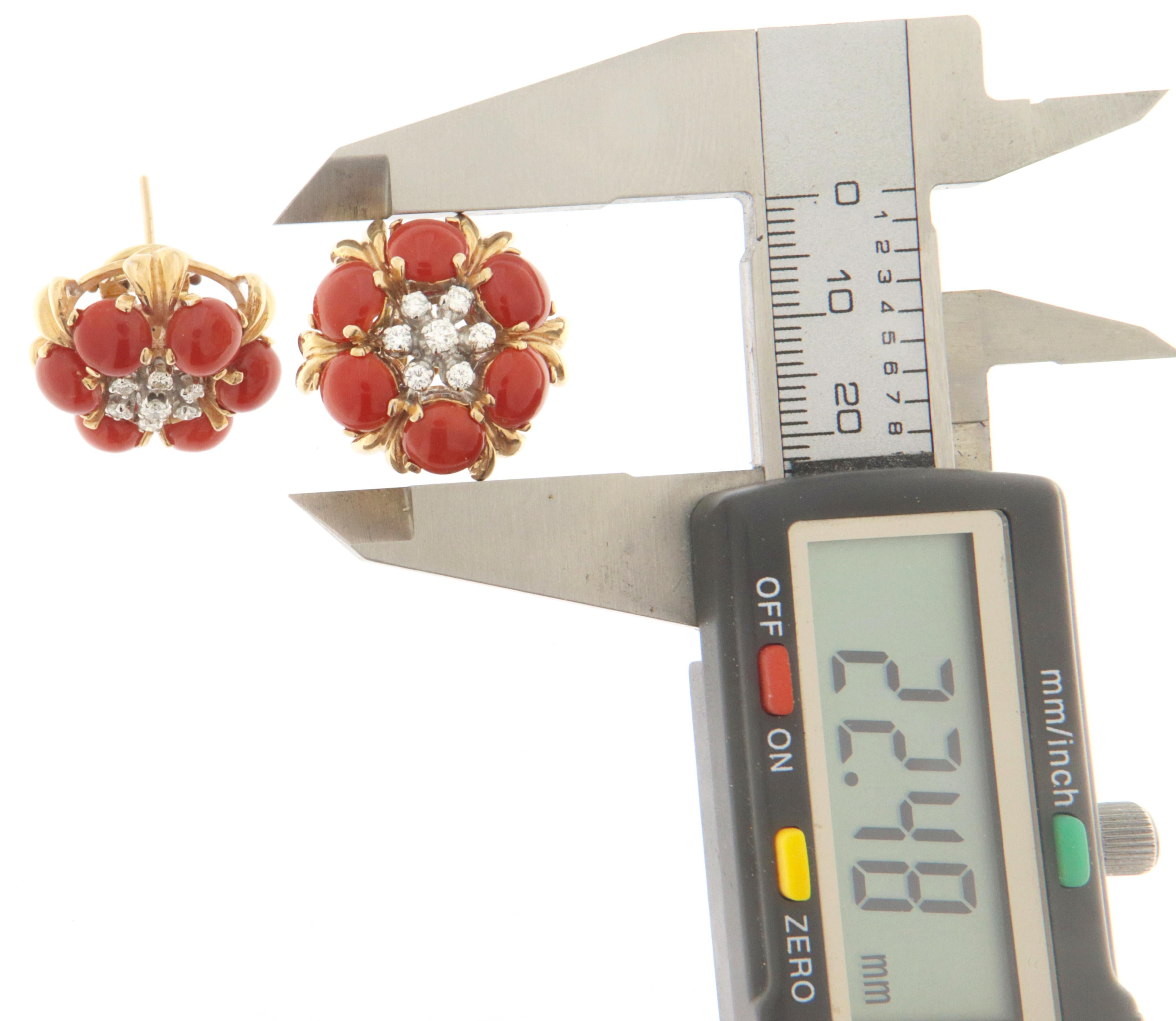 Sardinian Coral Diamonds 14 Karat Yellow Gold Stud Earrings In New Condition In Marcianise, IT