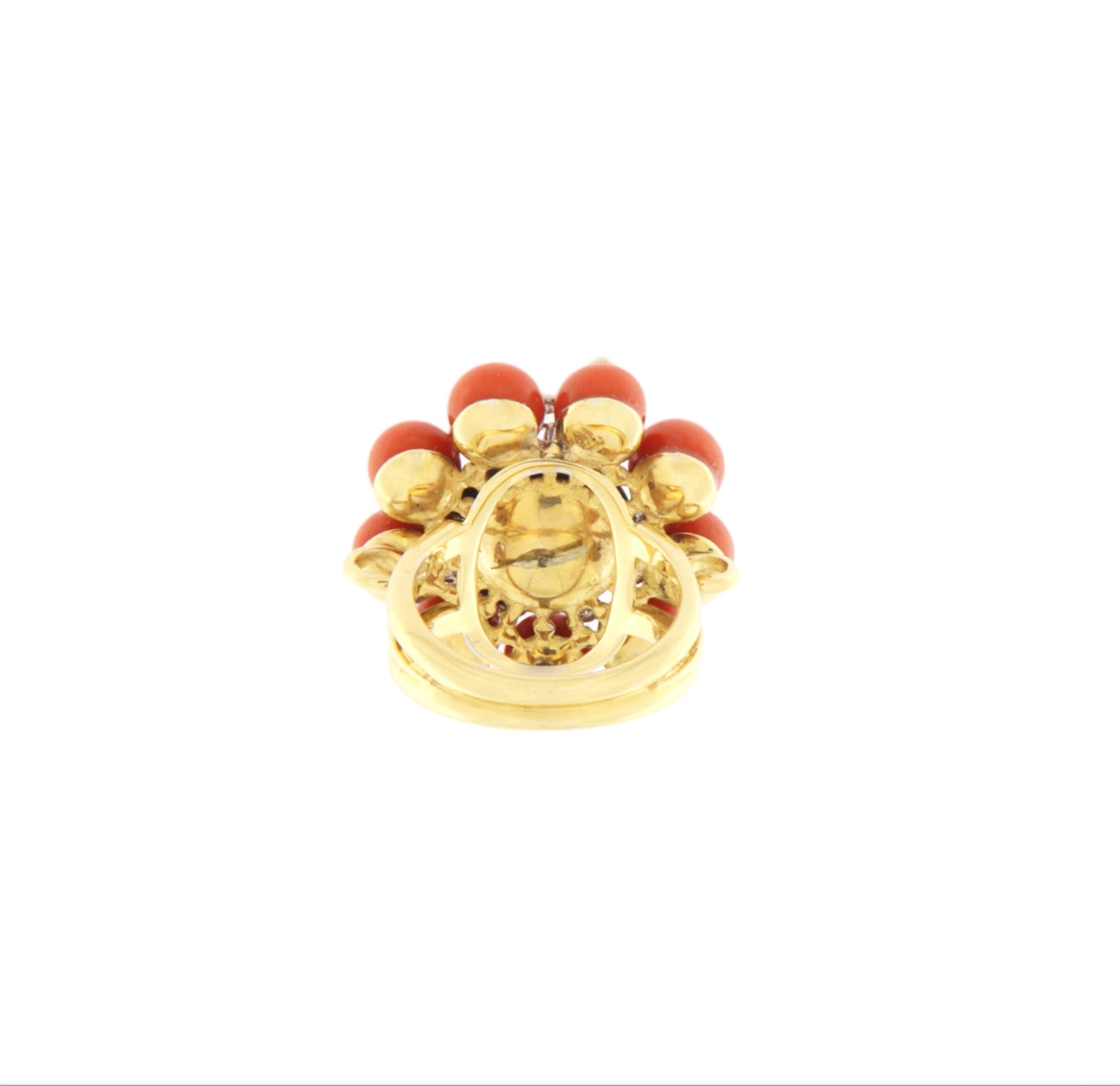 Sardinianischer Koralle Onyx Diamanten 18 Karat Gelbgold Cocktail-Ring (Brillantschliff) im Angebot