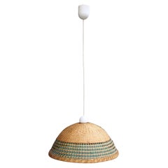 Lampadario a cupola sardo intrecciato a mano in paglia colore verde Midcentuy Italia Design