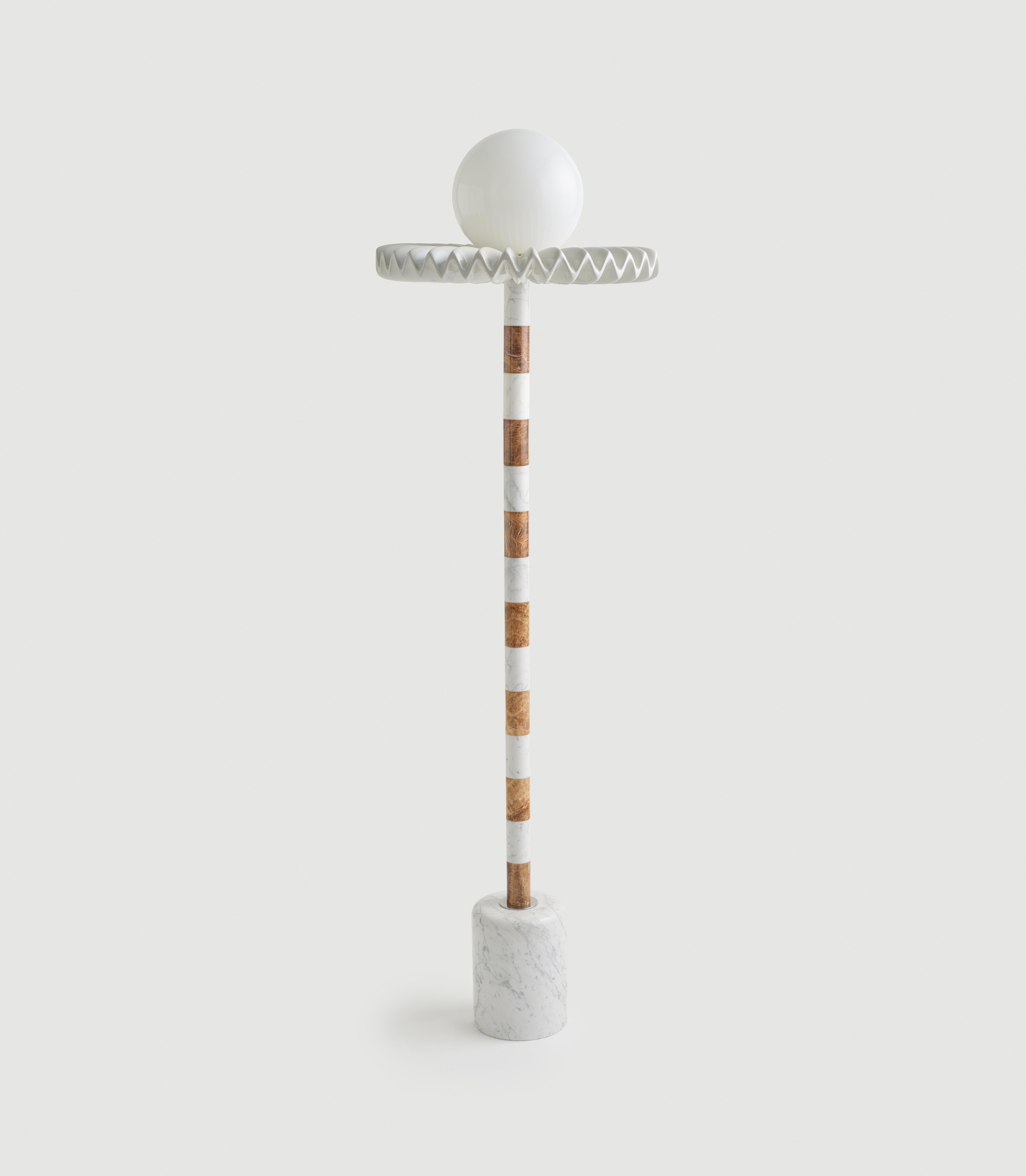Turc Lampe Sare de Merve Kahraman, verre dépoli marbré et verre peint à la main en vente