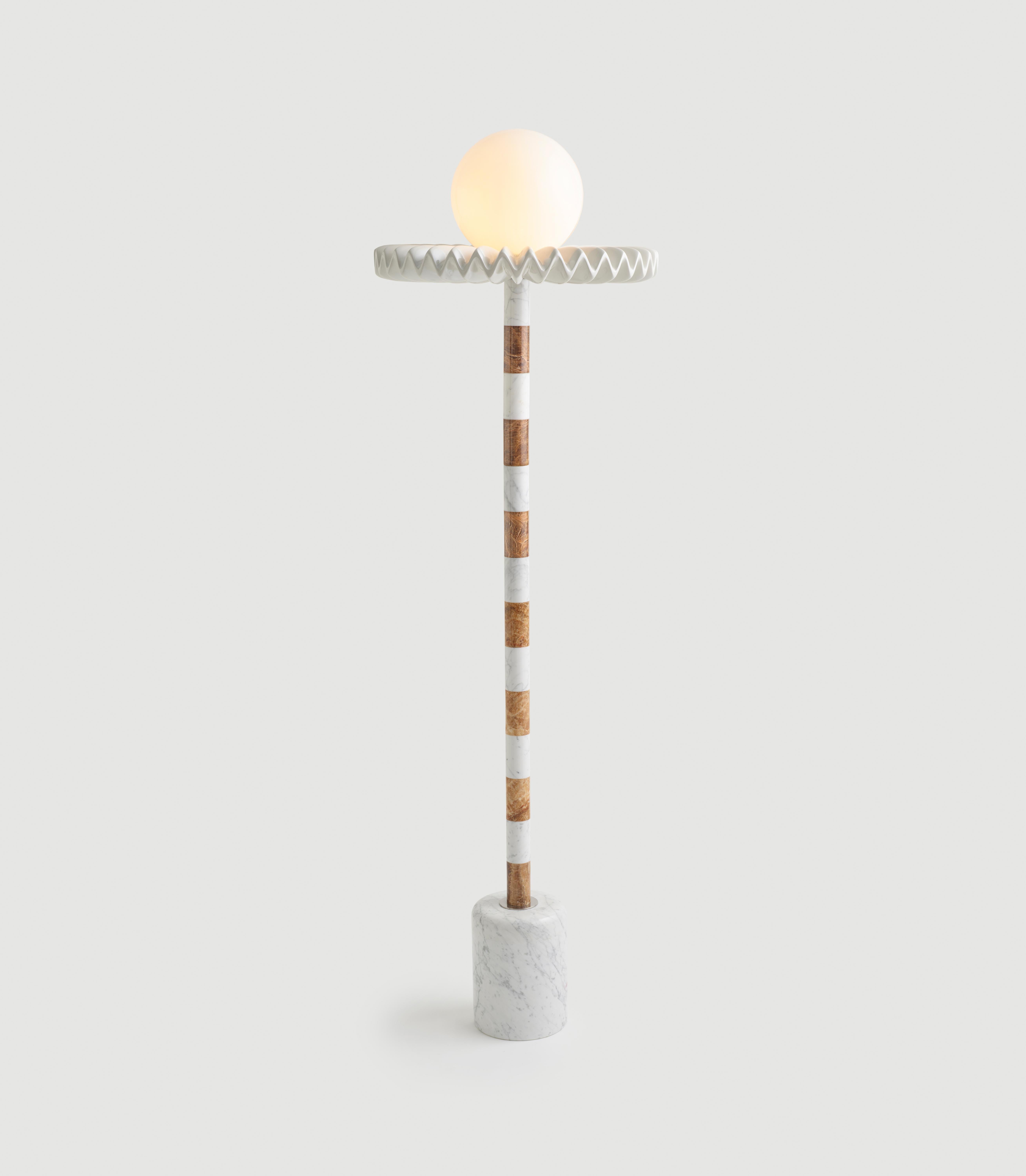 Lampe Sare de Merve Kahraman, verre dépoli marbré et verre peint à la main en vente 1
