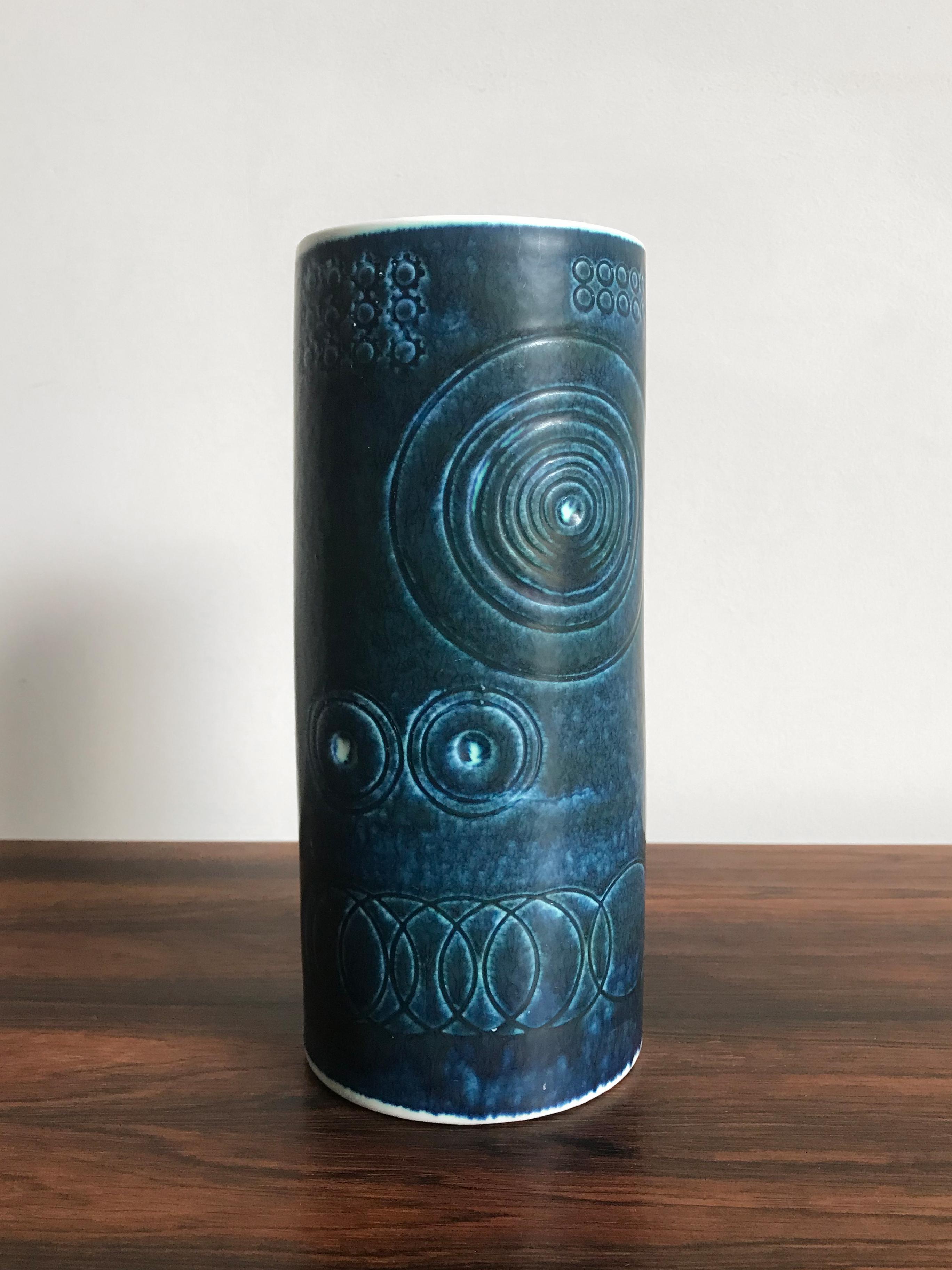 “Sarek” Scandinavian midcentury ceramic vase in matt enamel designed by Olle Alberius for Rörstrand, made in Sweden, marked on the bottom, 1960s.