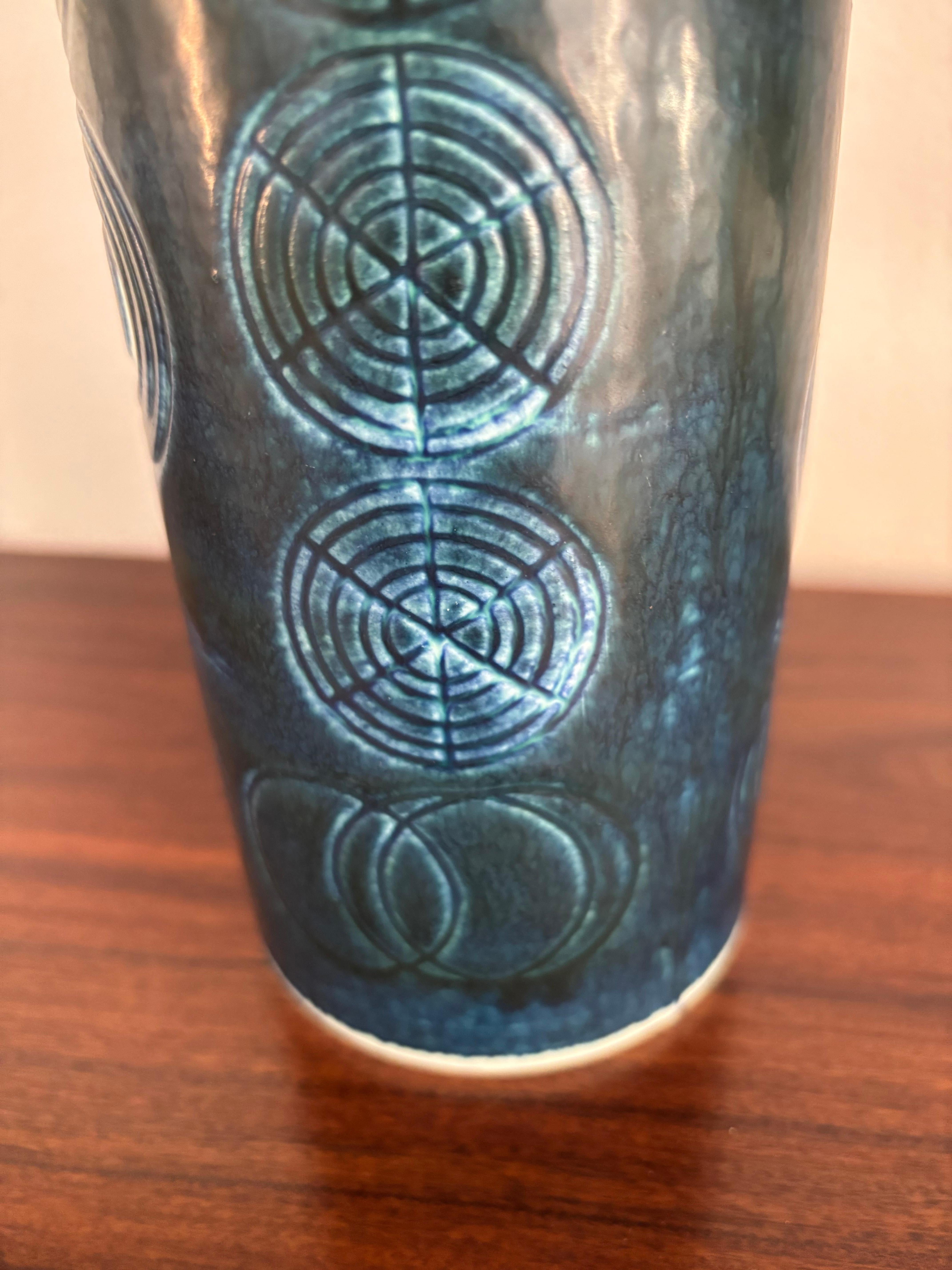 Ceramica Sarek di Olle Alberius per Rörstrand Vaso medio scandinavo blu, anni '60 in vendita