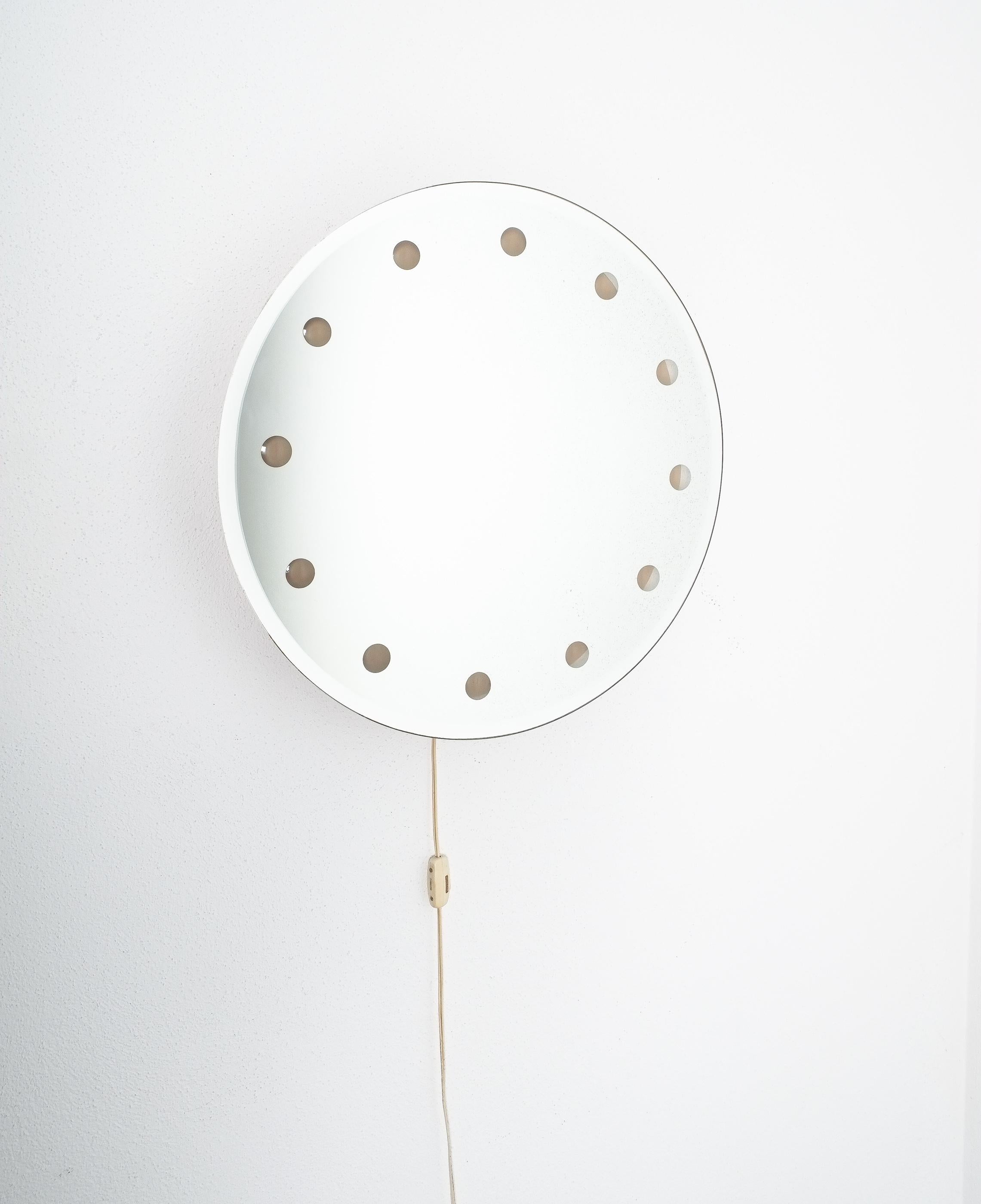 Gino Sarfatti Attributed Round Illuminated Mirror, Italy, circa 1960 For Sale 1