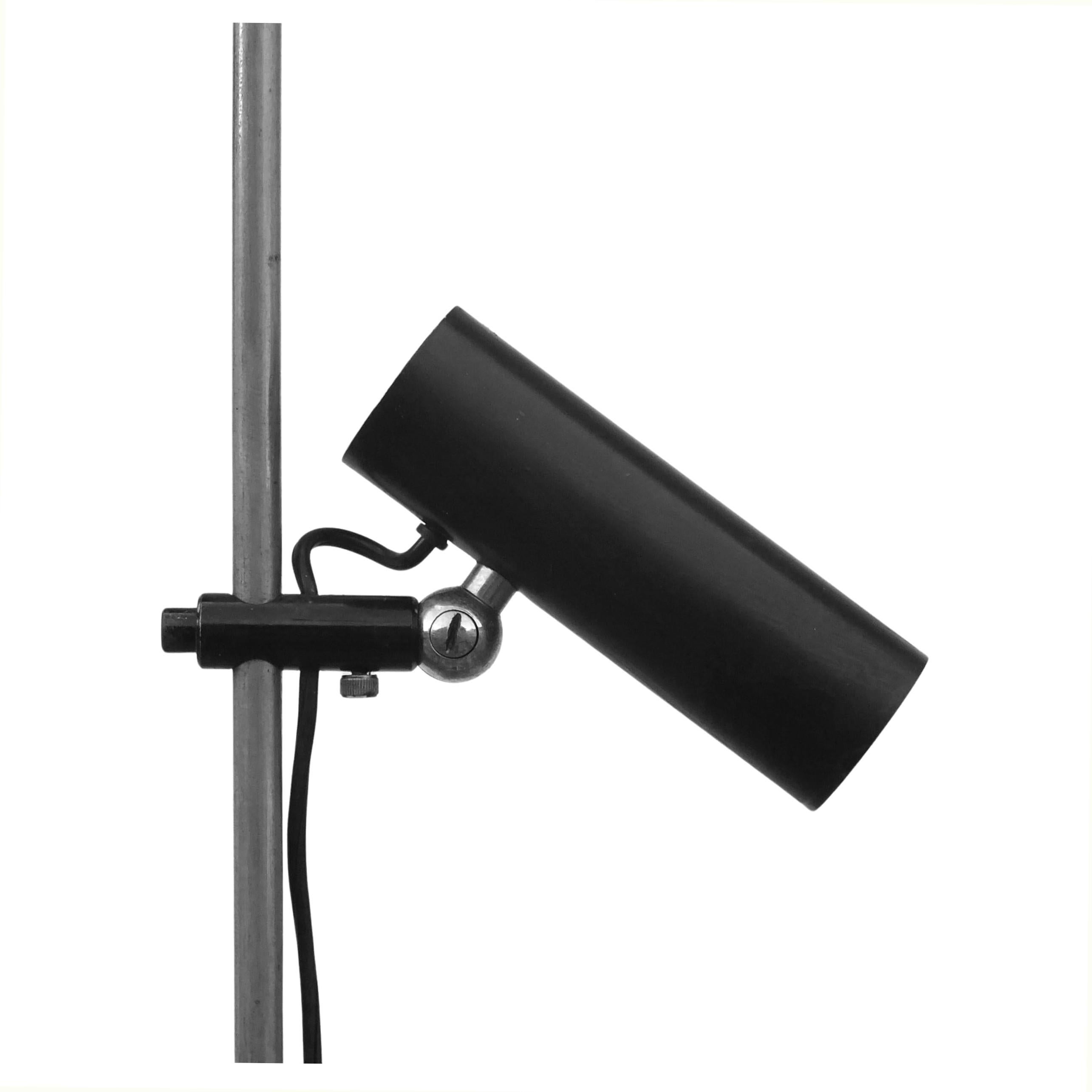 Design di Gino Sarfatti for Arteluce, lampada da terra 1055, anno 1955 In condizioni buone in vendita a Biella, IT