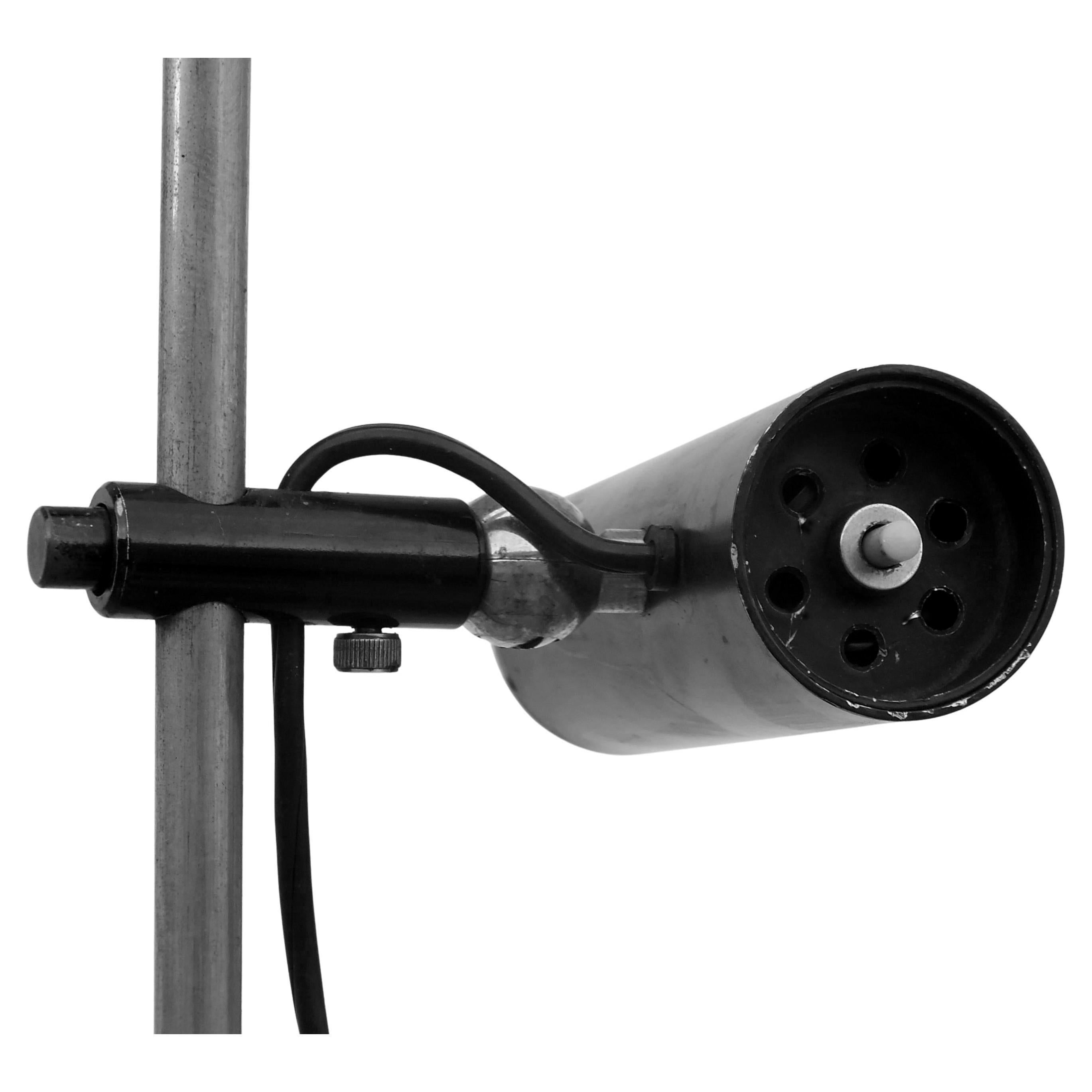 Metallo Design di Gino Sarfatti for Arteluce, lampada da terra 1055, anno 1955 in vendita