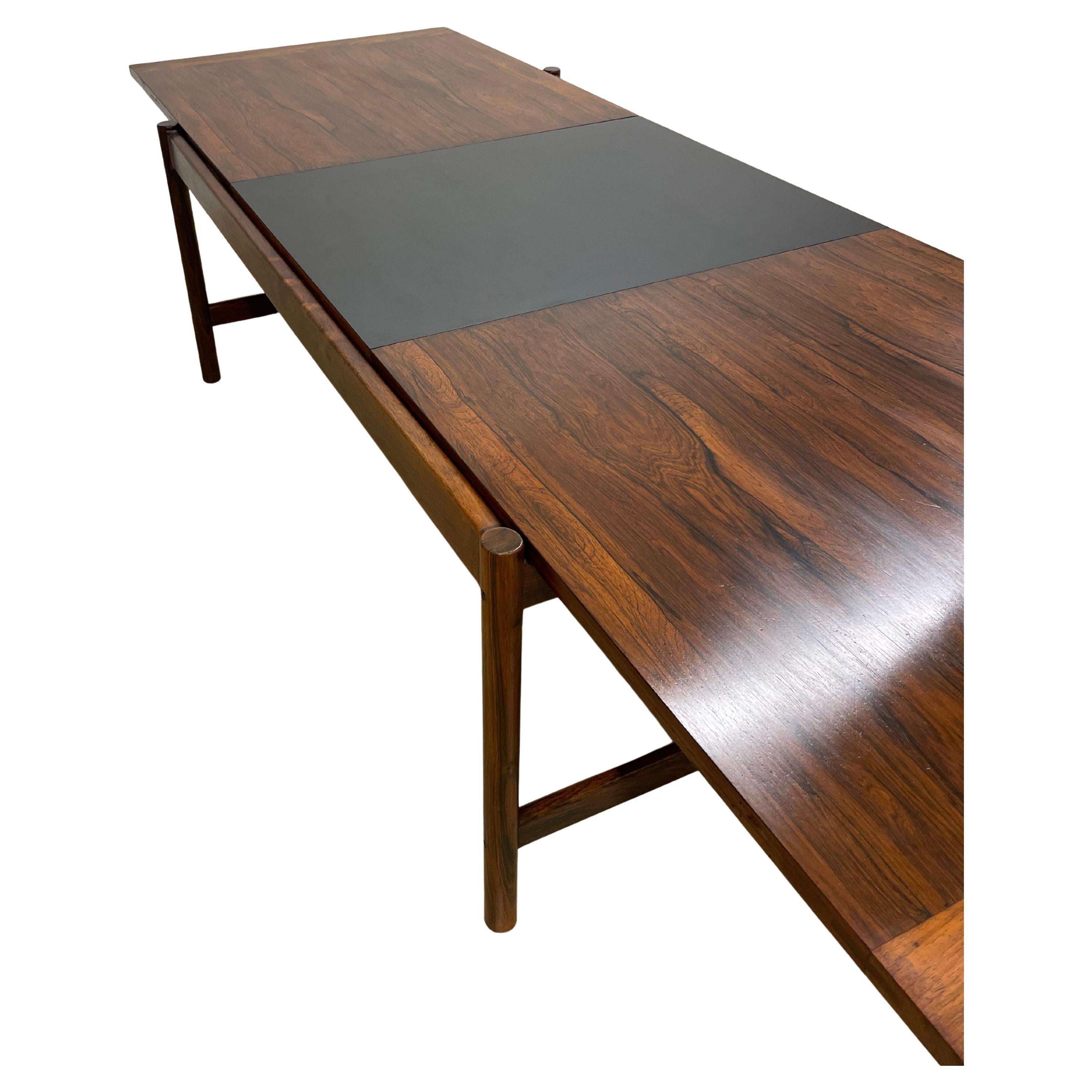 Sari extendable coffee table by Torbjorn Afdal (20. Jahrhundert) im Angebot