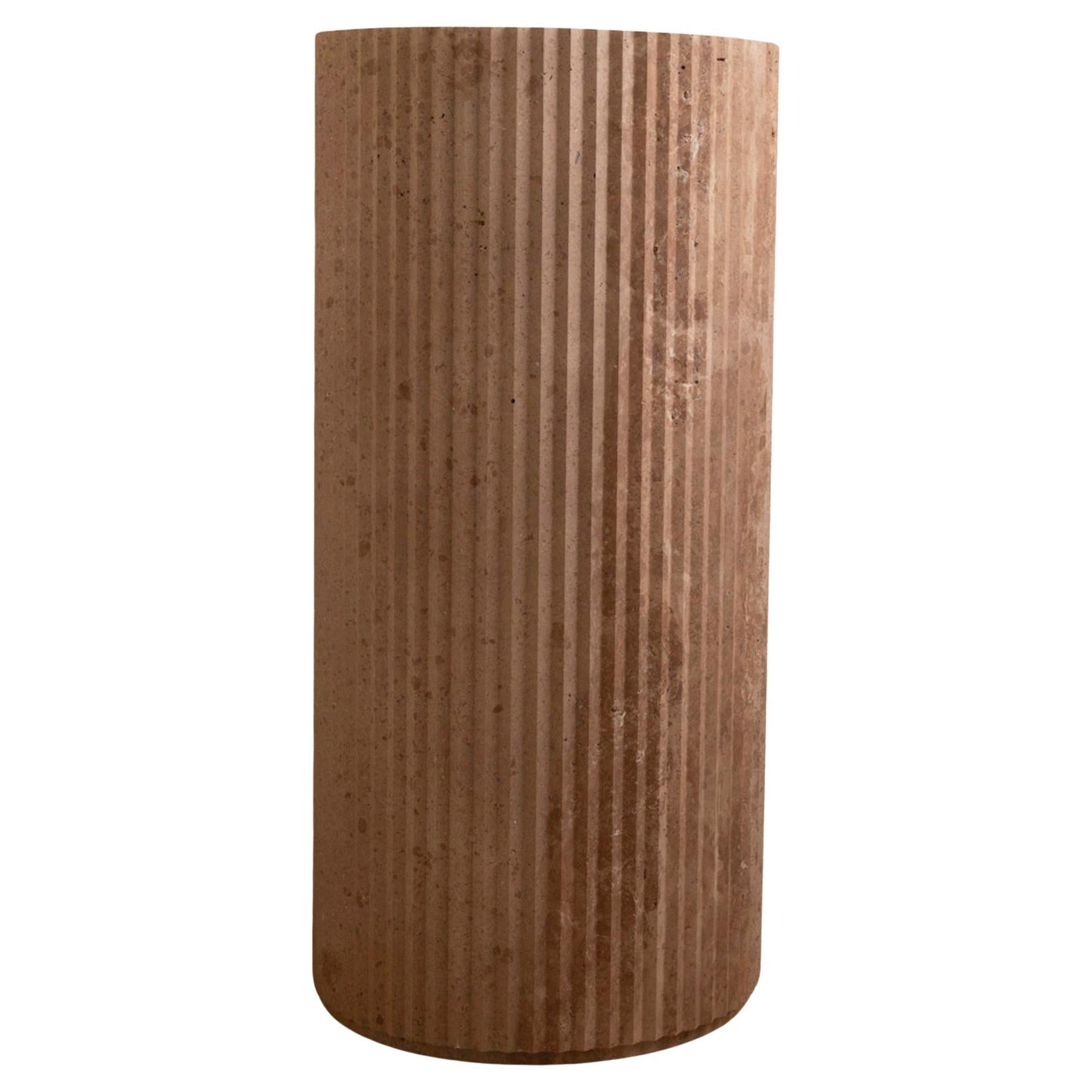 Fregadero de pedestal "Sari" de Travertino Almendra