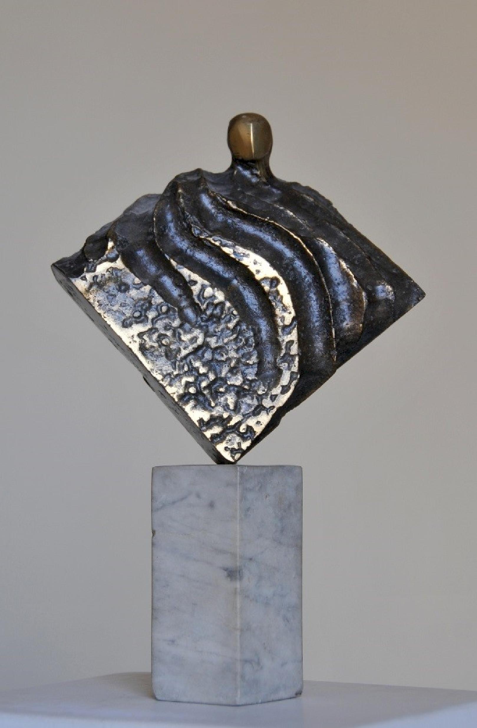 "Diamant" Sculpture en bronze de 7" x 6,5" x 2" pouces par Sarkis Tossonian